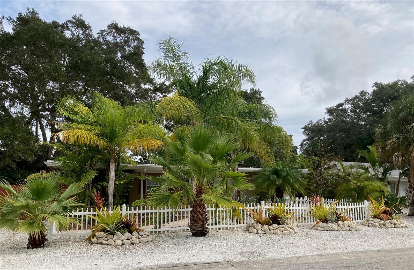 Image 4 of 45 For 1415 School Avenue