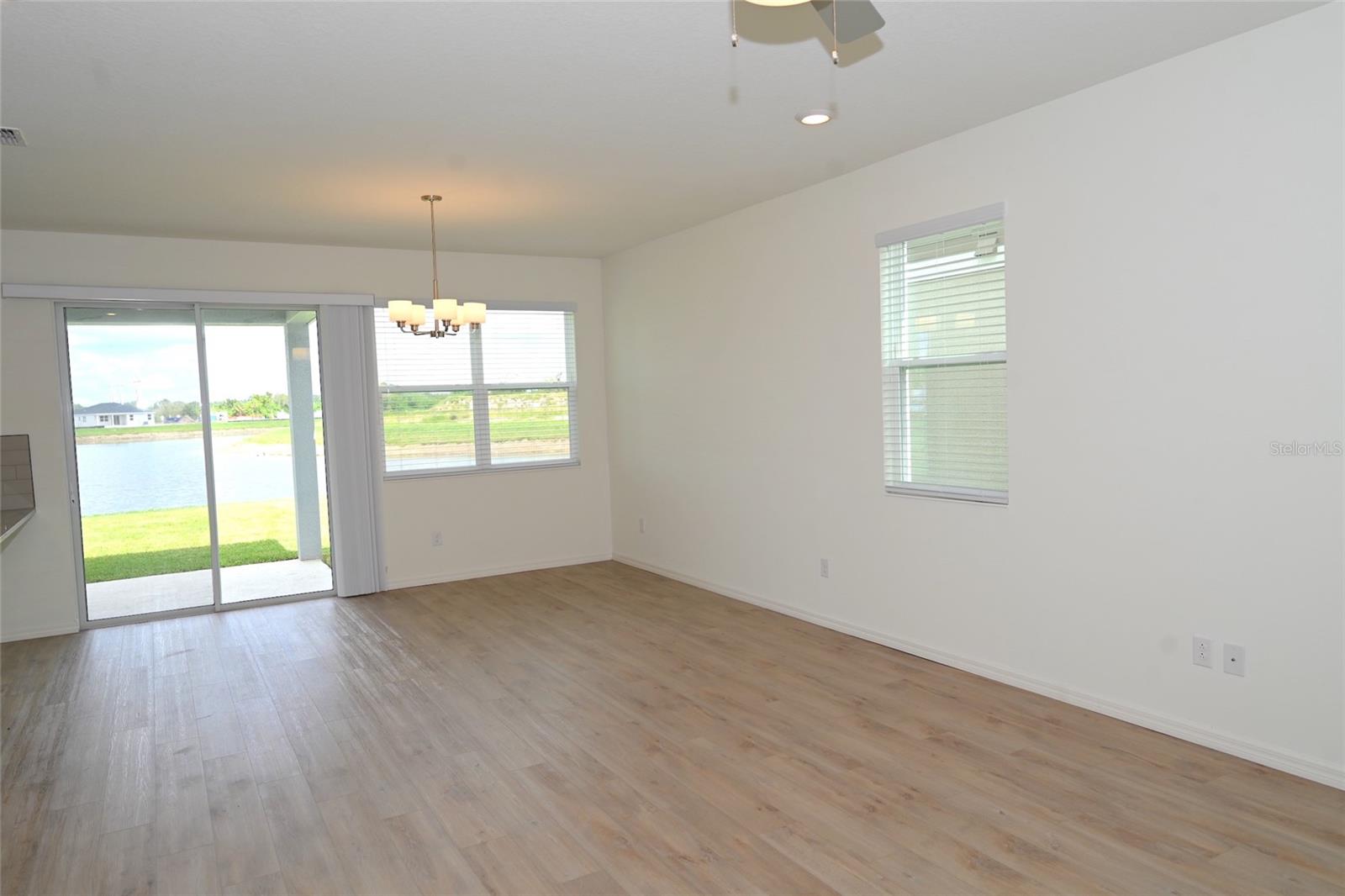 Image 6 of 25 For 9533 Sandy Bluffs Circle