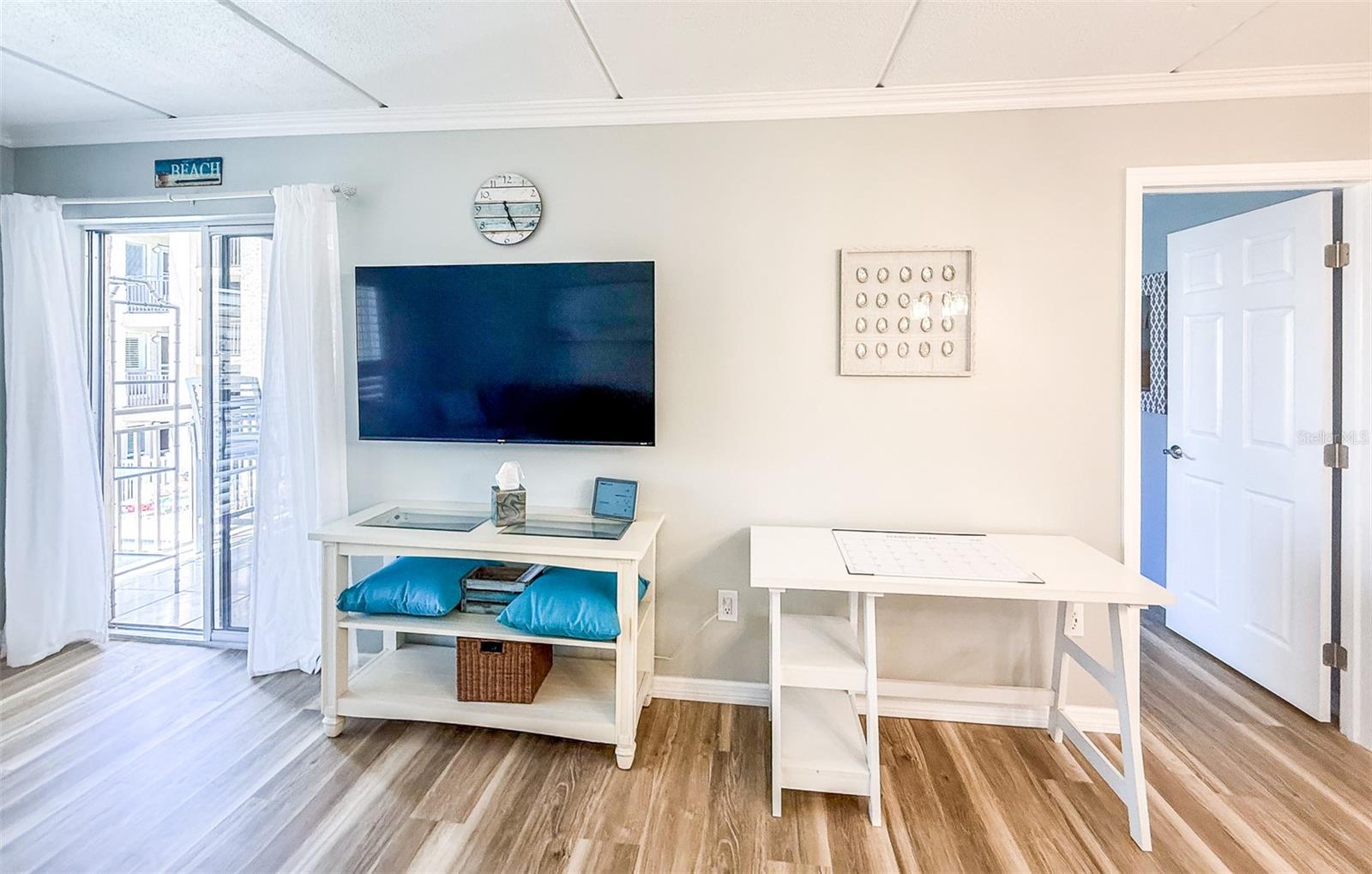 Image 18 of 29 For 845 Benjamin Franklin Drive 202