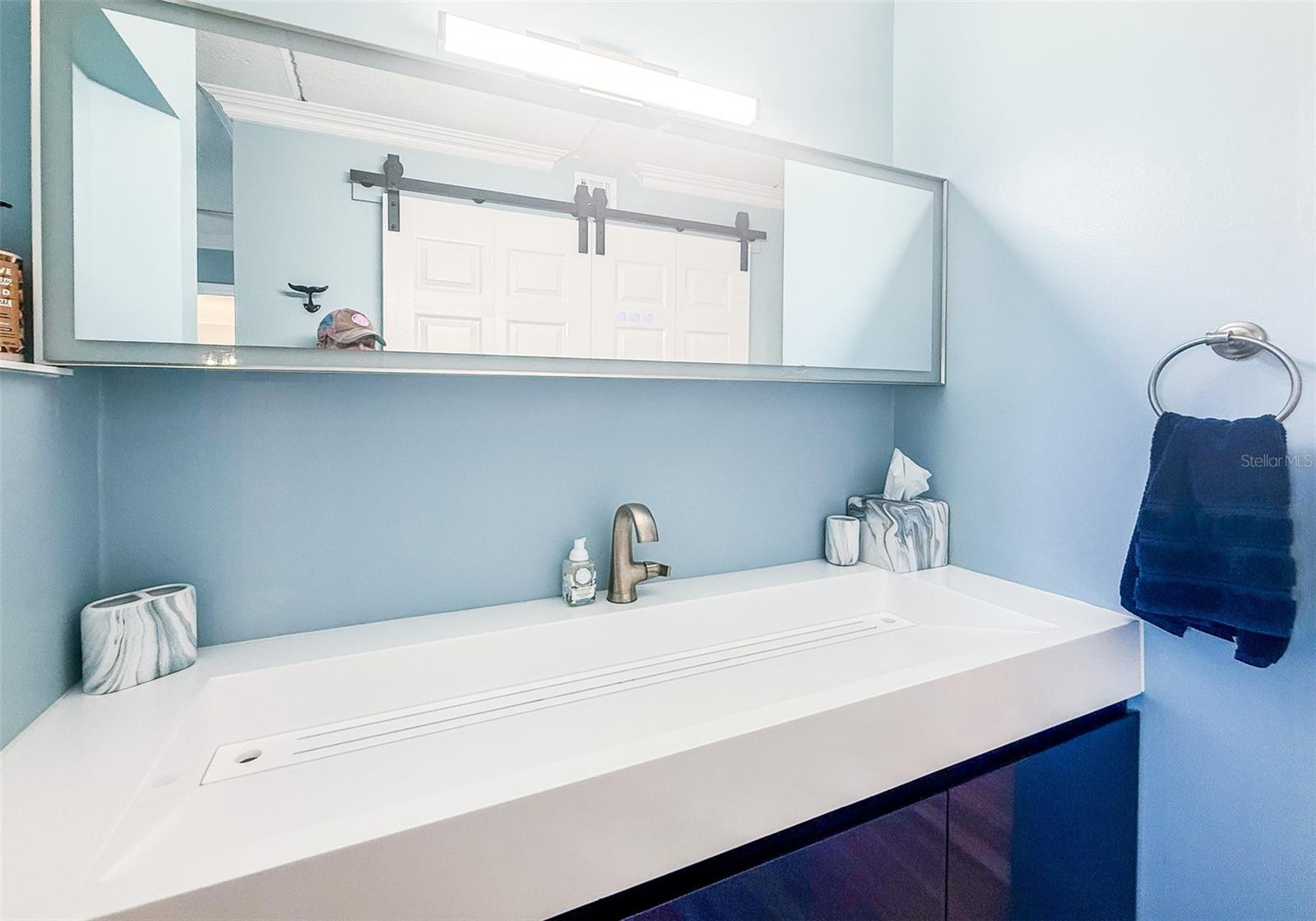 Image 22 of 29 For 845 Benjamin Franklin Drive 202