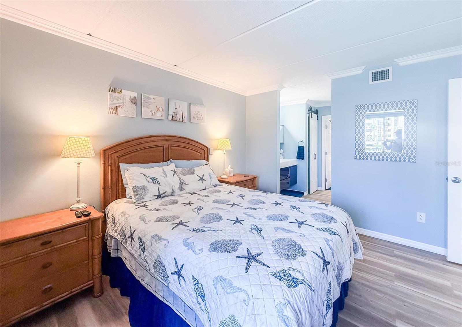 Image 25 of 29 For 845 Benjamin Franklin Drive 202