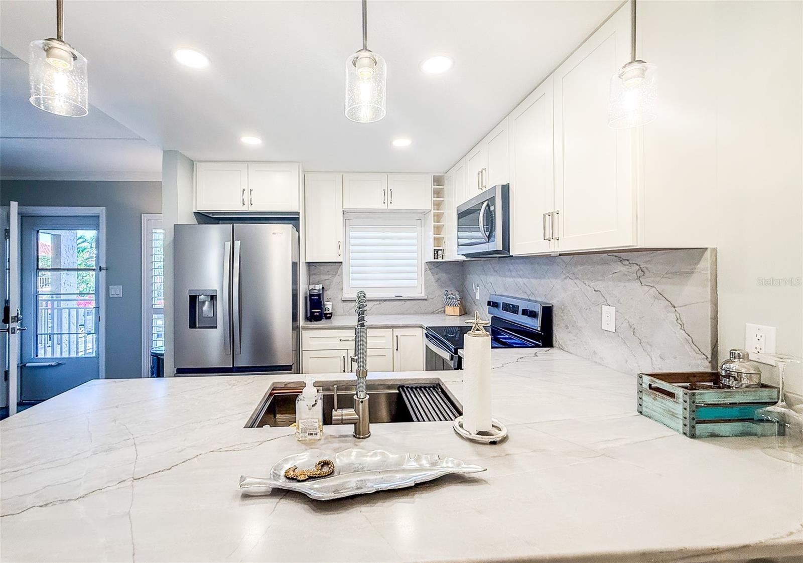 Image 4 of 29 For 845 Benjamin Franklin Drive 202