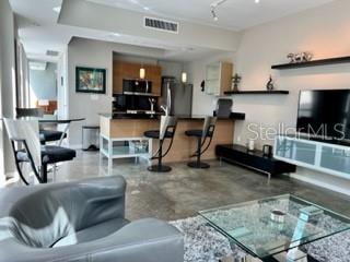 Image 7 of 22 For 1350 Main Street 204