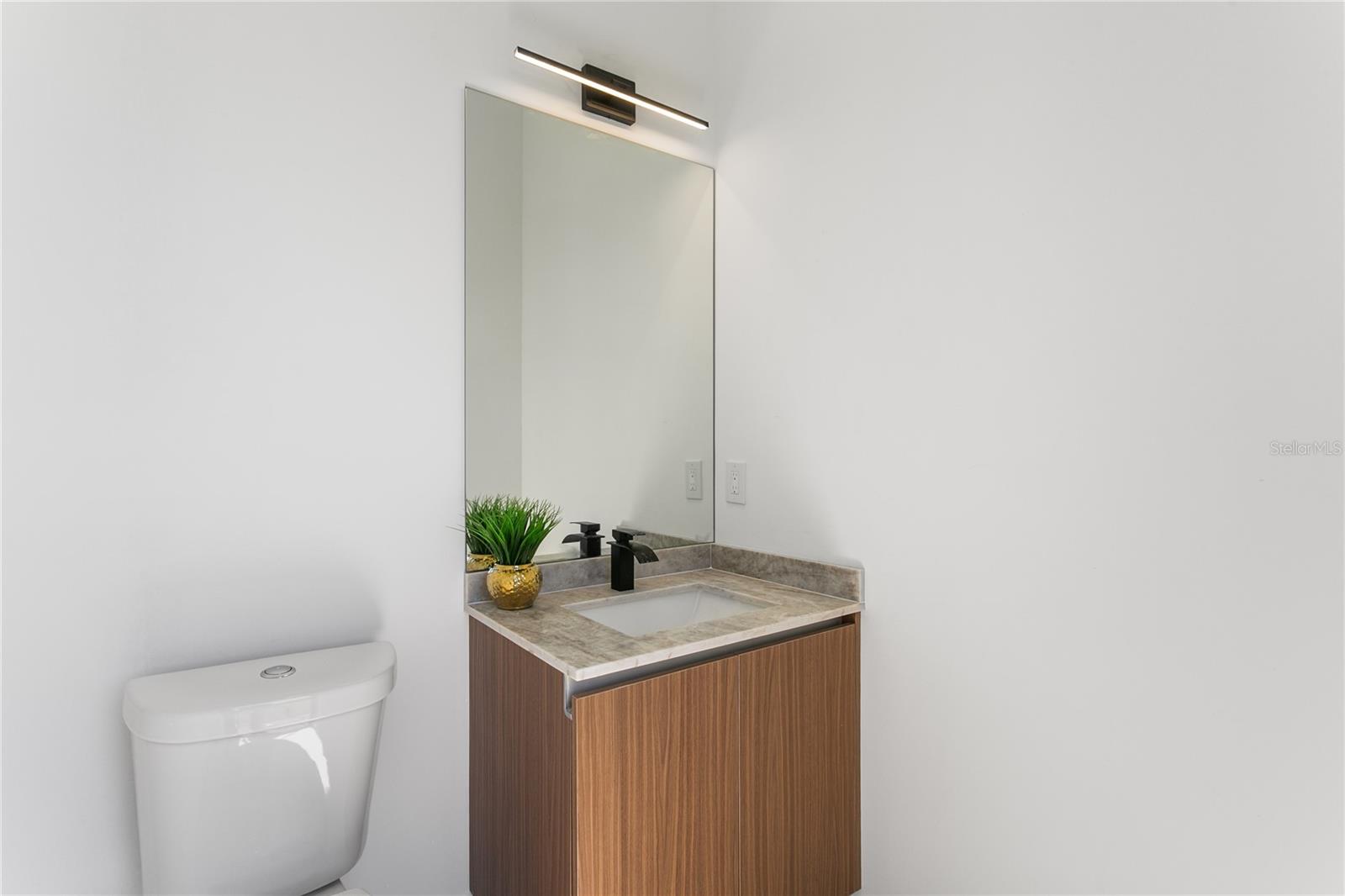 Image 24 of 47 For 3300 1st Terrace