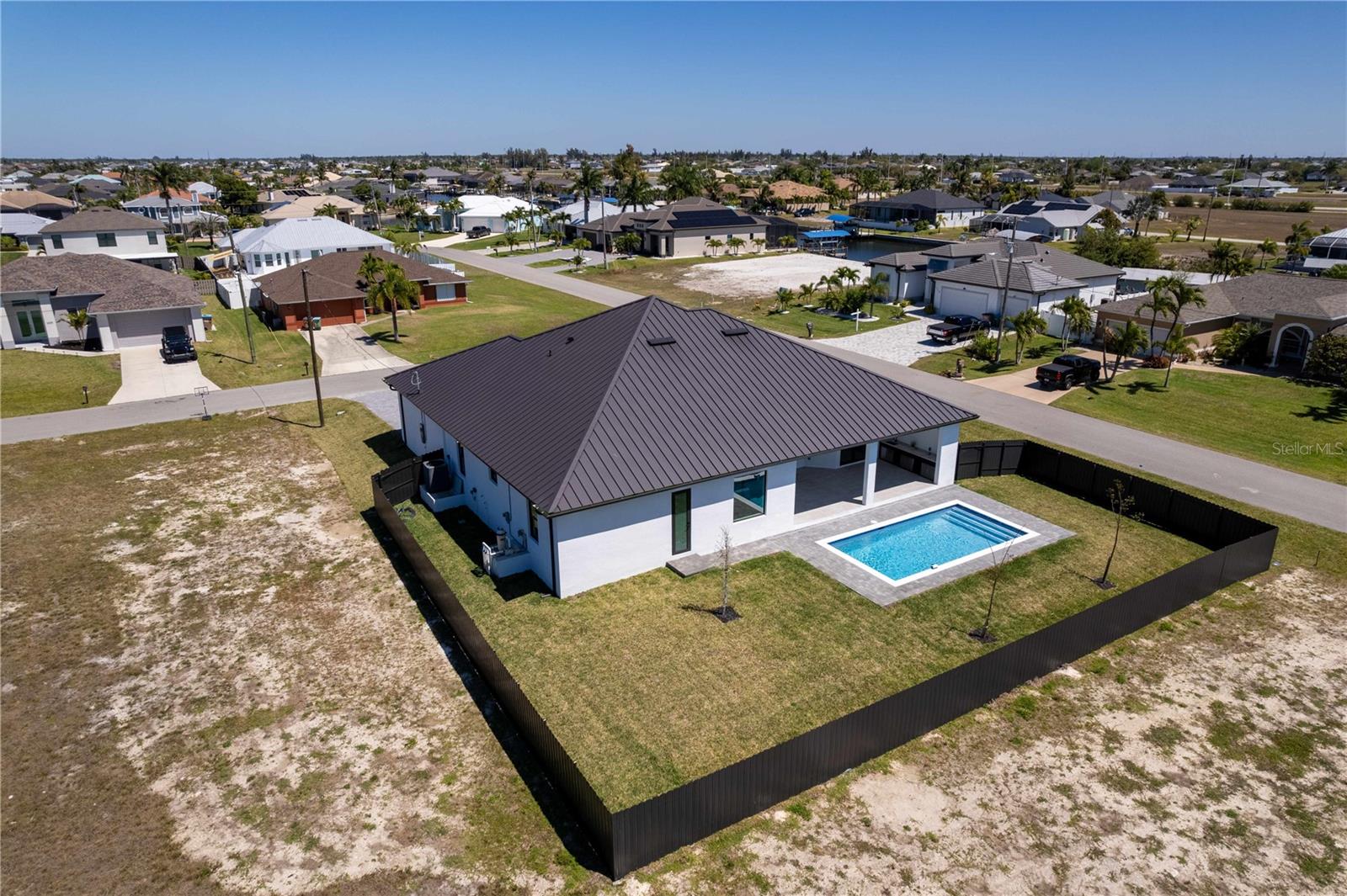 Image 27 of 47 For 3300 1st Terrace