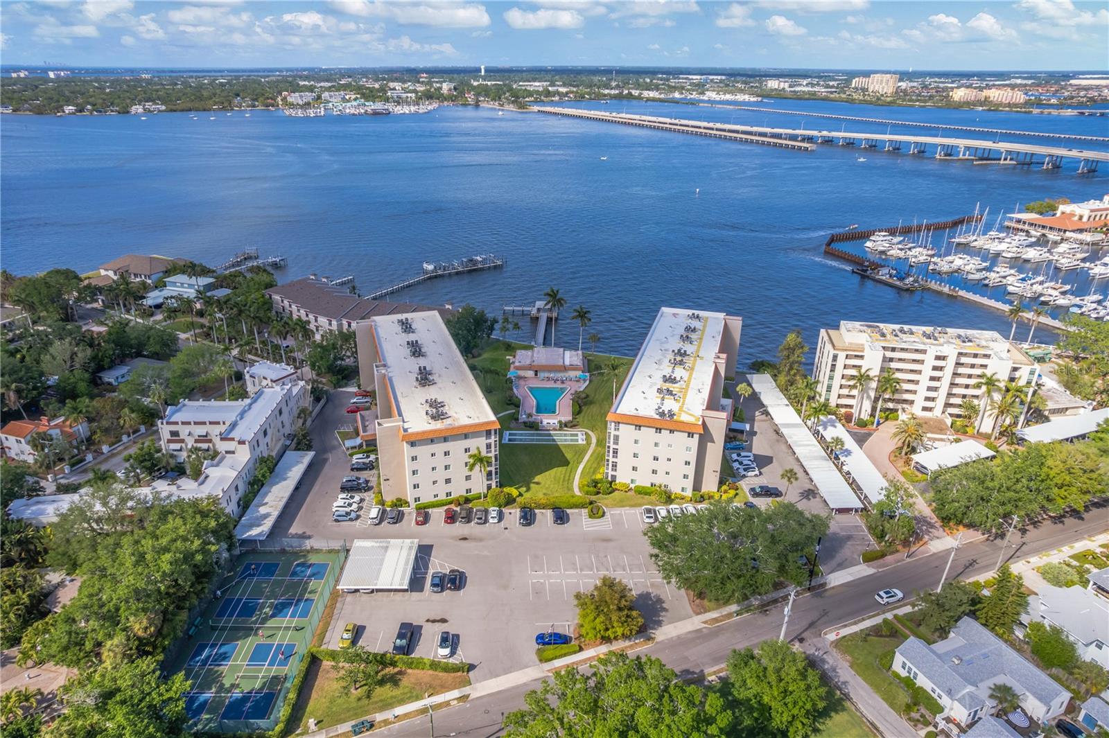 Image 2 of 52 For 1650 1st Avenue W 106b