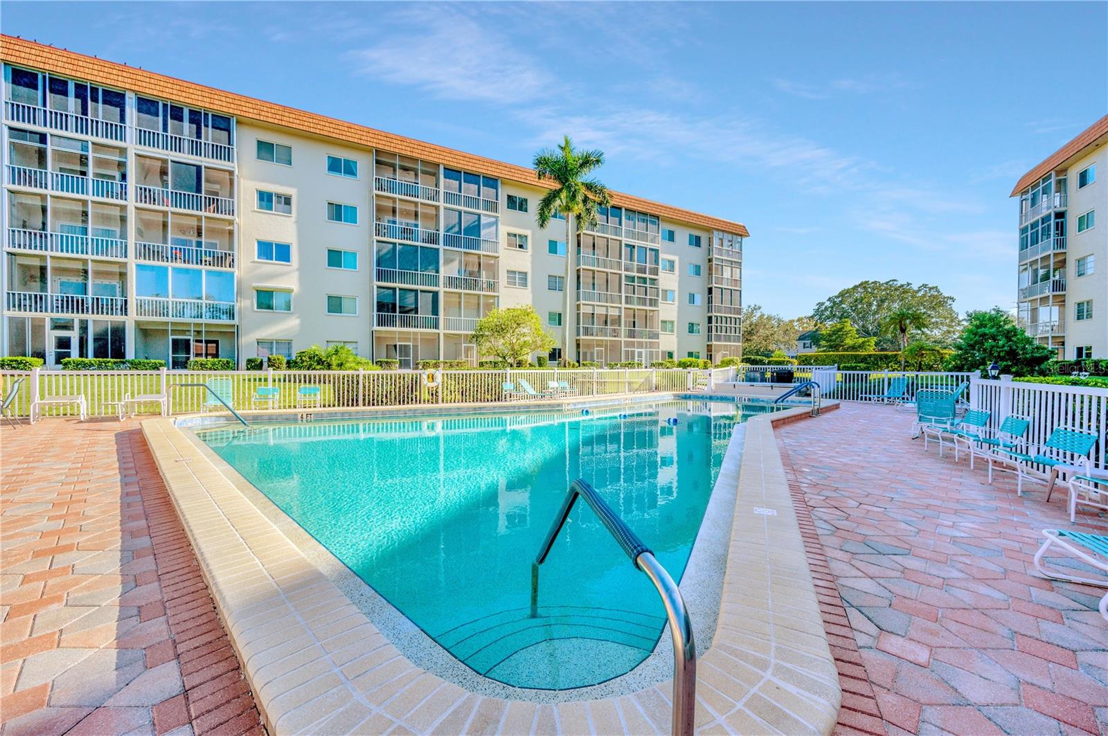 Image 39 of 52 For 1650 1st Avenue W 106b