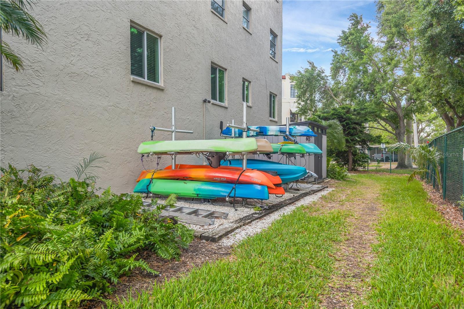 Image 40 of 52 For 1650 1st Avenue W 106b