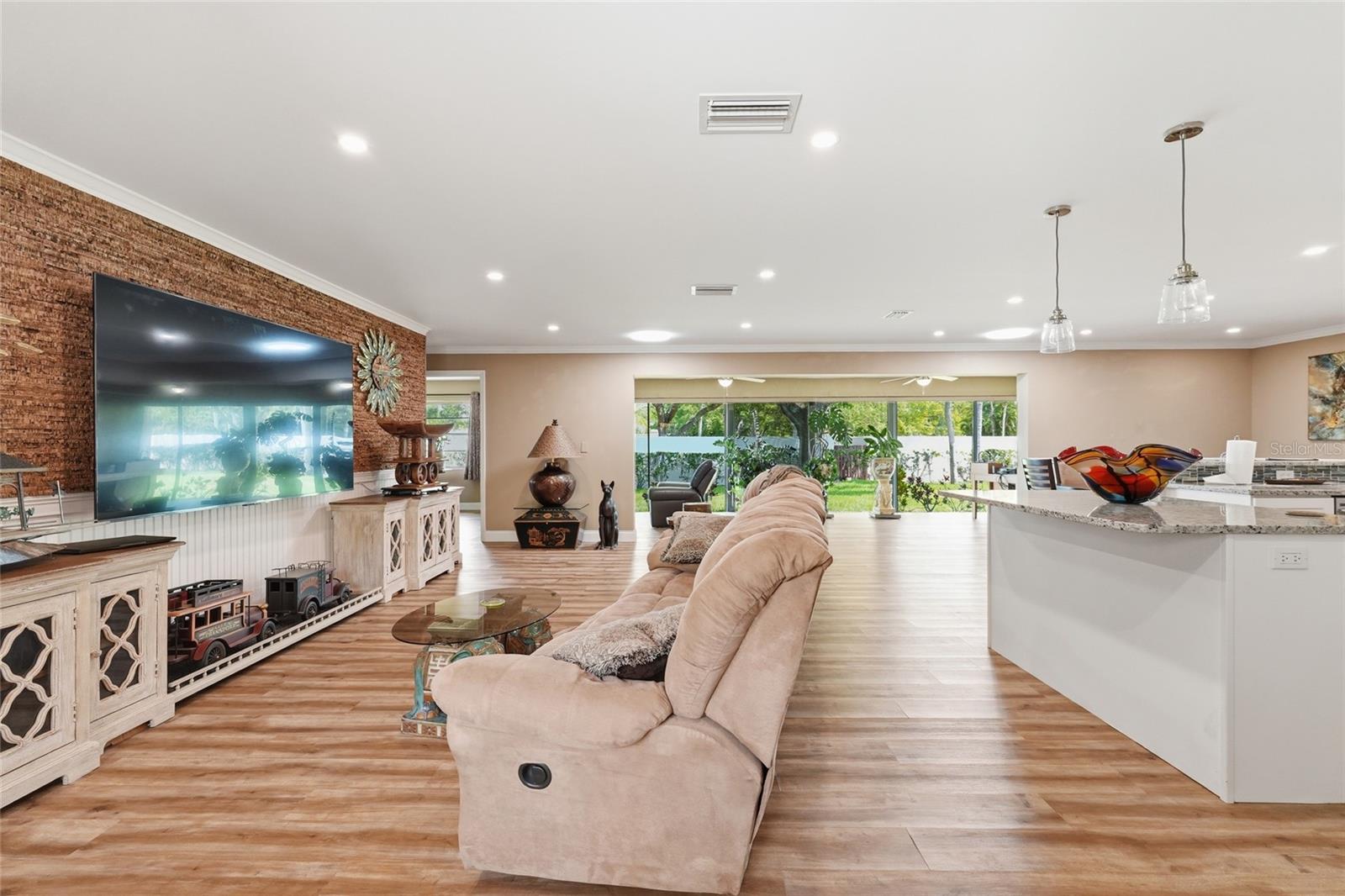 Image 10 of 35 For 7101 Fairway Bend Circle