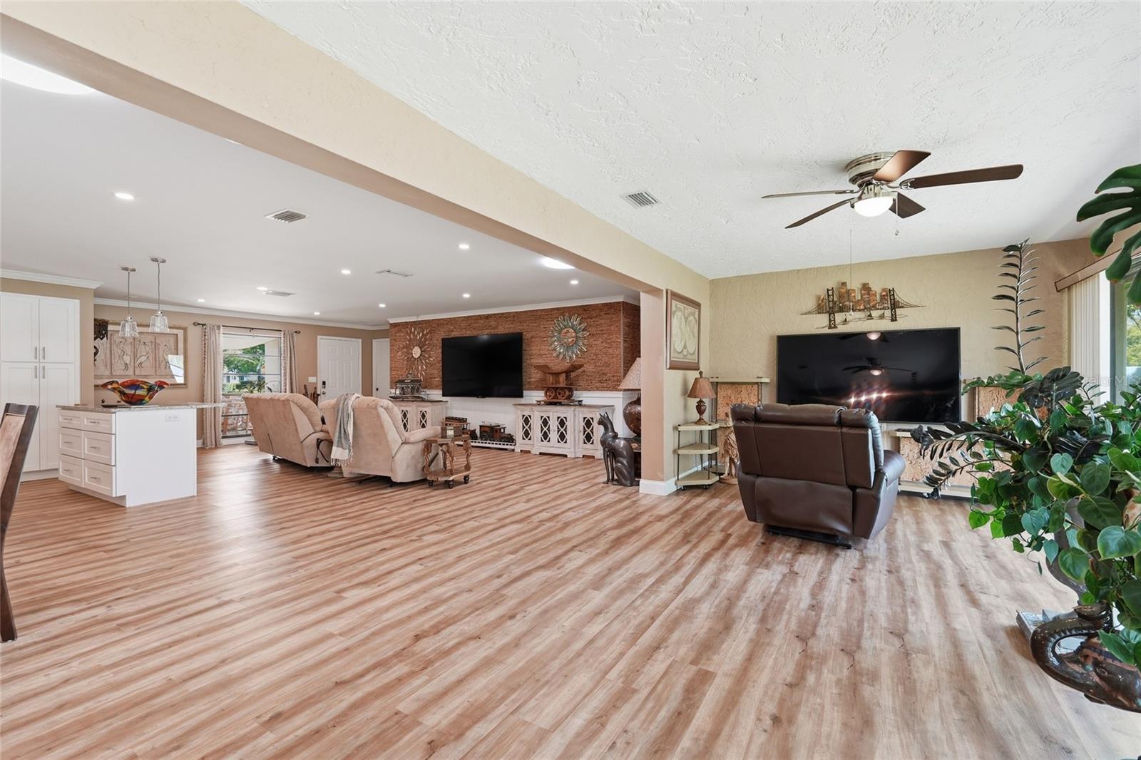 Image 13 of 35 For 7101 Fairway Bend Circle