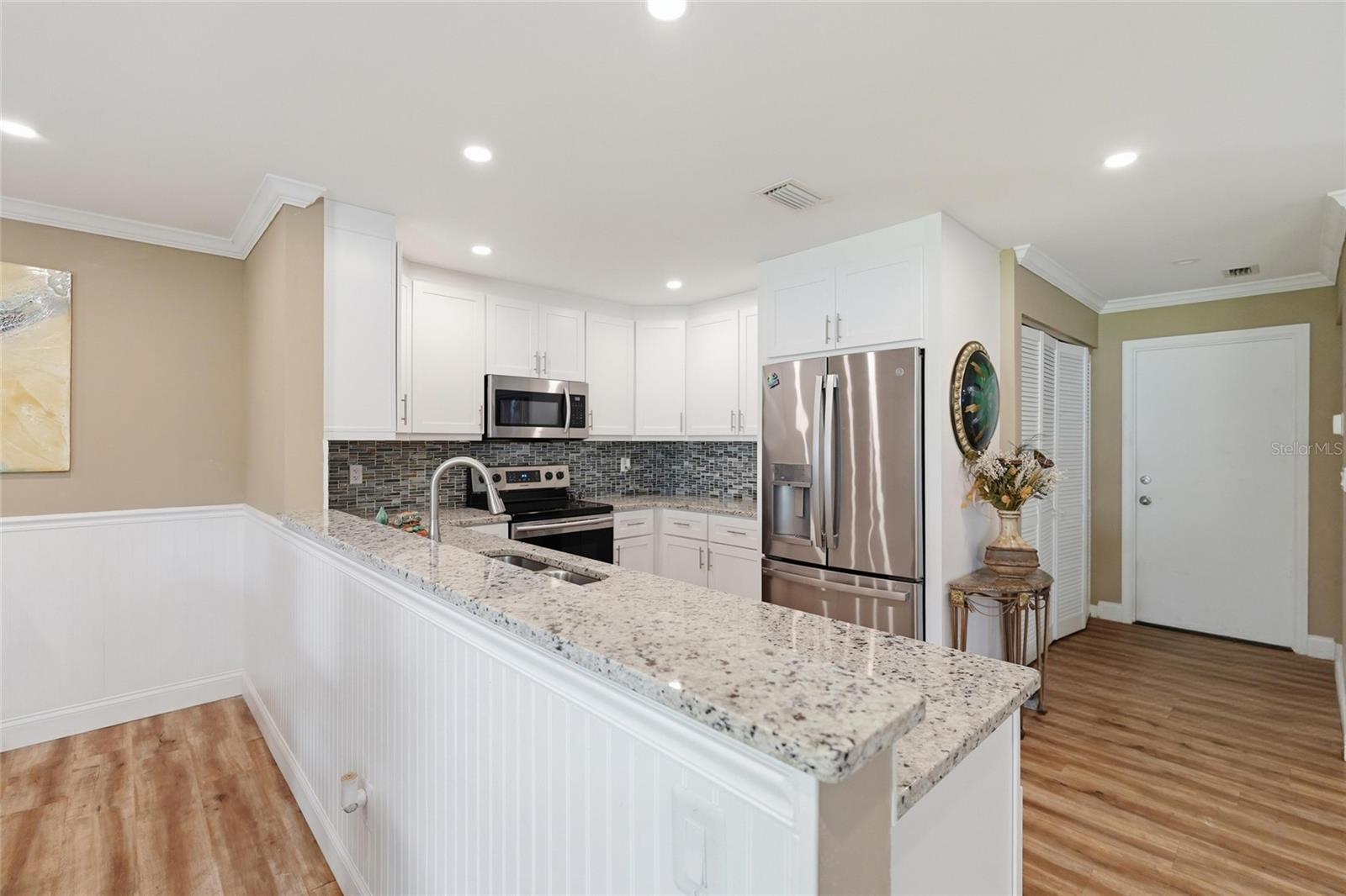 Image 4 of 35 For 7101 Fairway Bend Circle