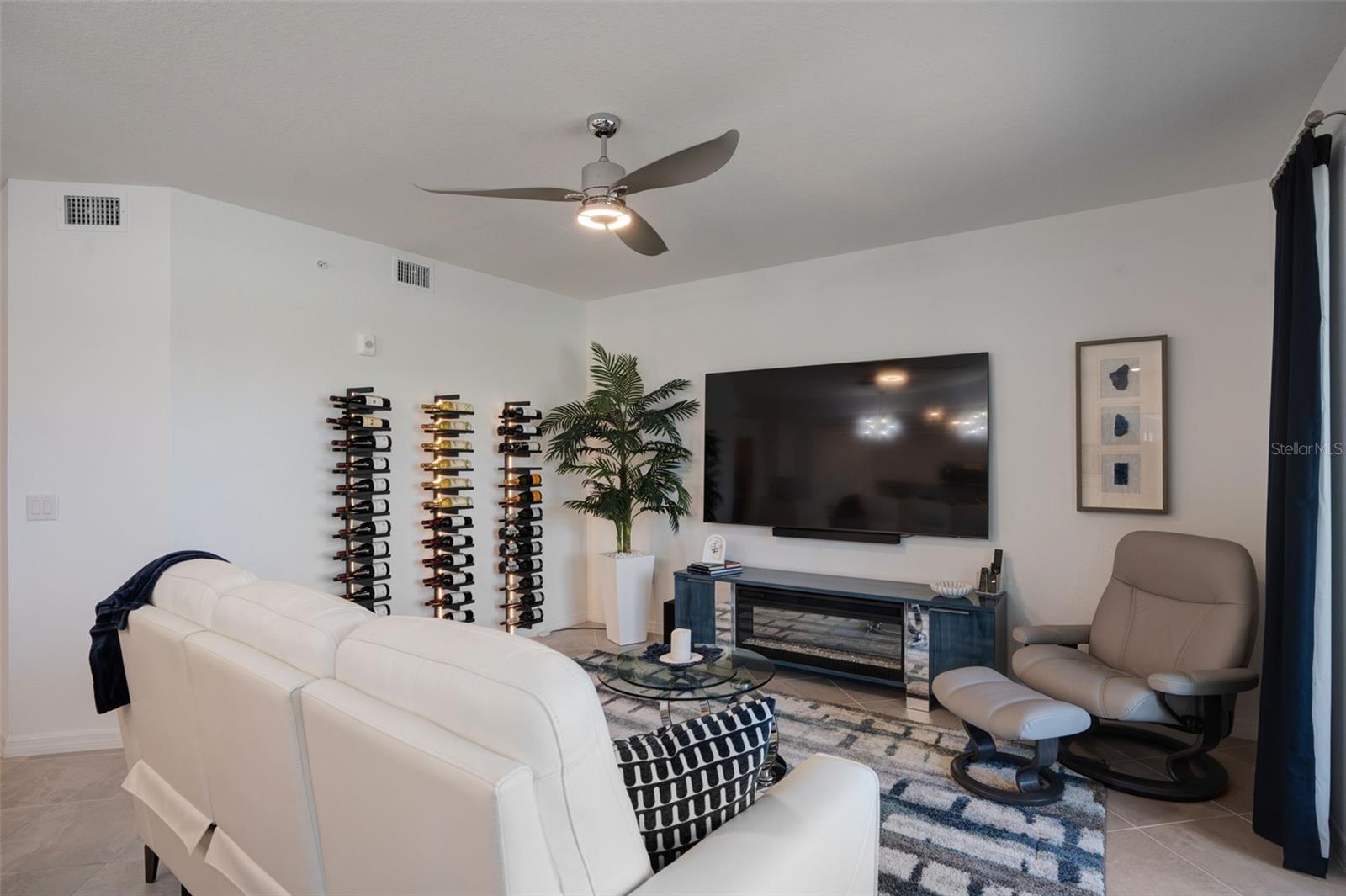 Image 17 of 25 For 12440 Wellen Golf Street 105