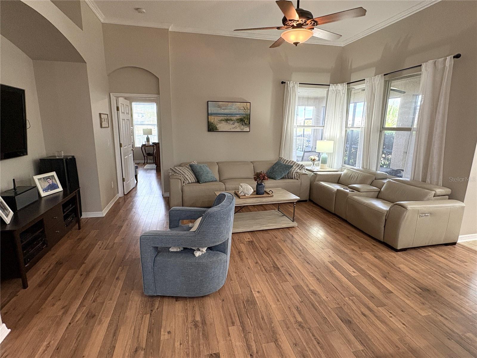 Image 4 of 34 For 12426 23rd Street E