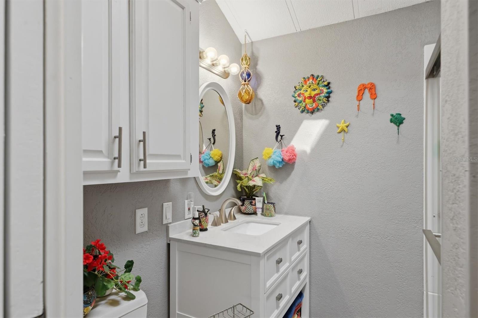 Image 18 of 34 For 1674 University Pkwy  41