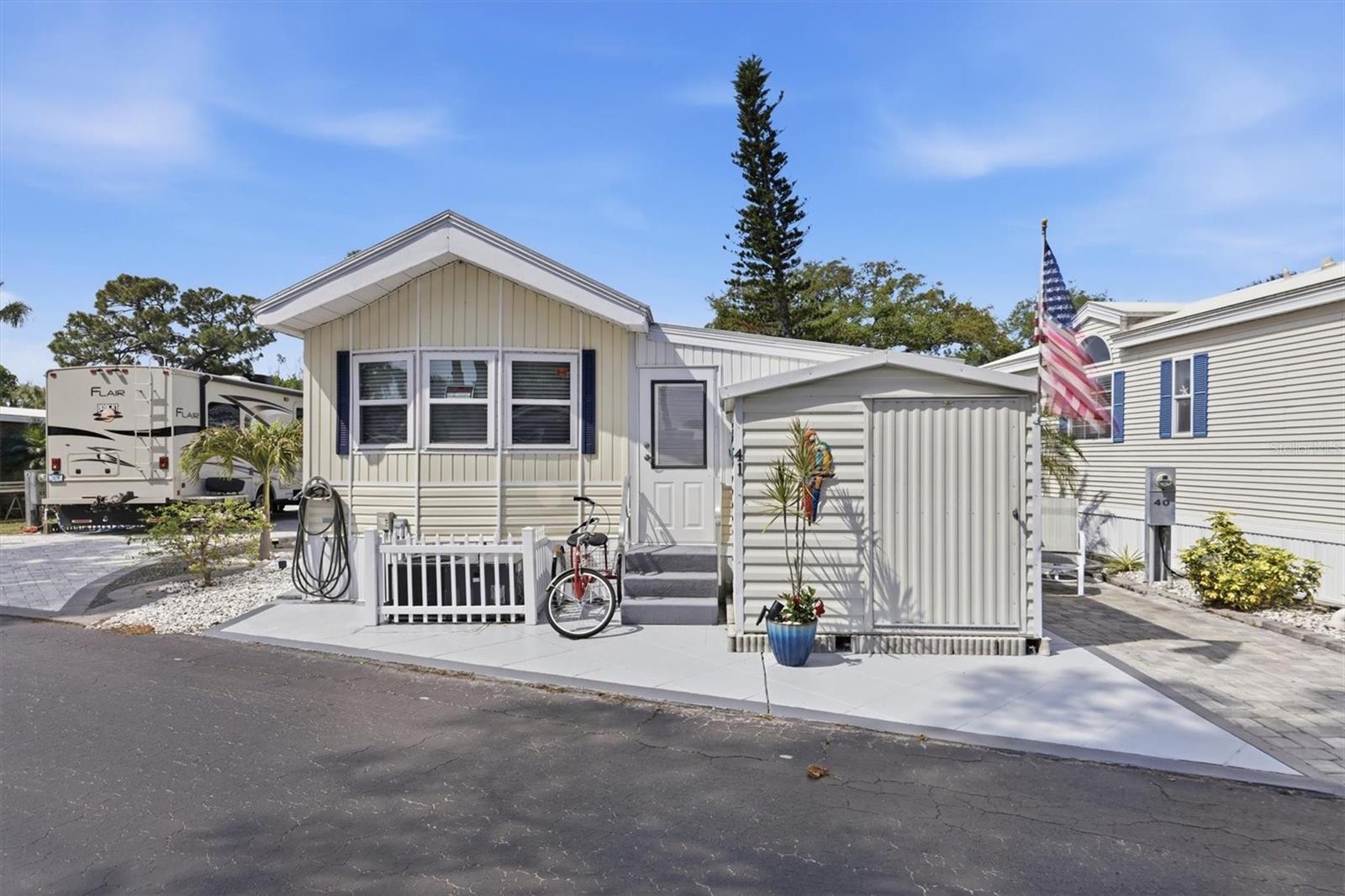 Image 2 of 34 For 1674 University Pkwy  41