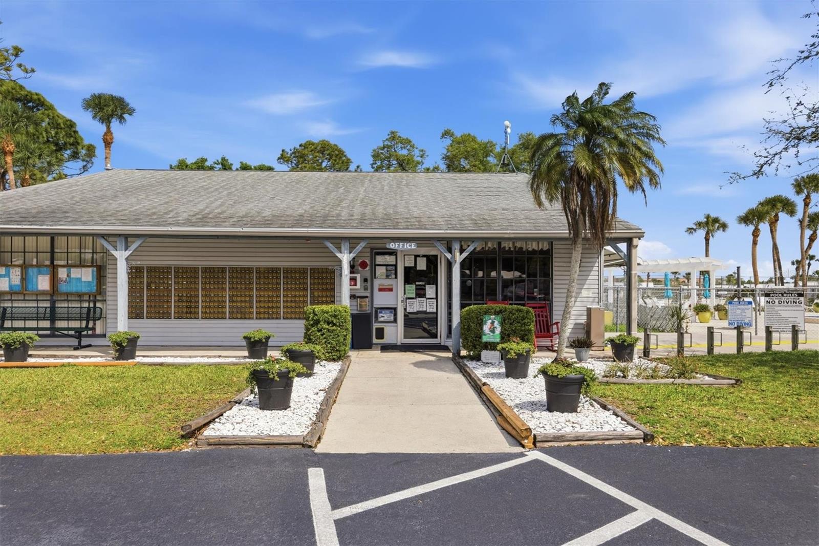 Image 32 of 34 For 1674 University Pkwy  41