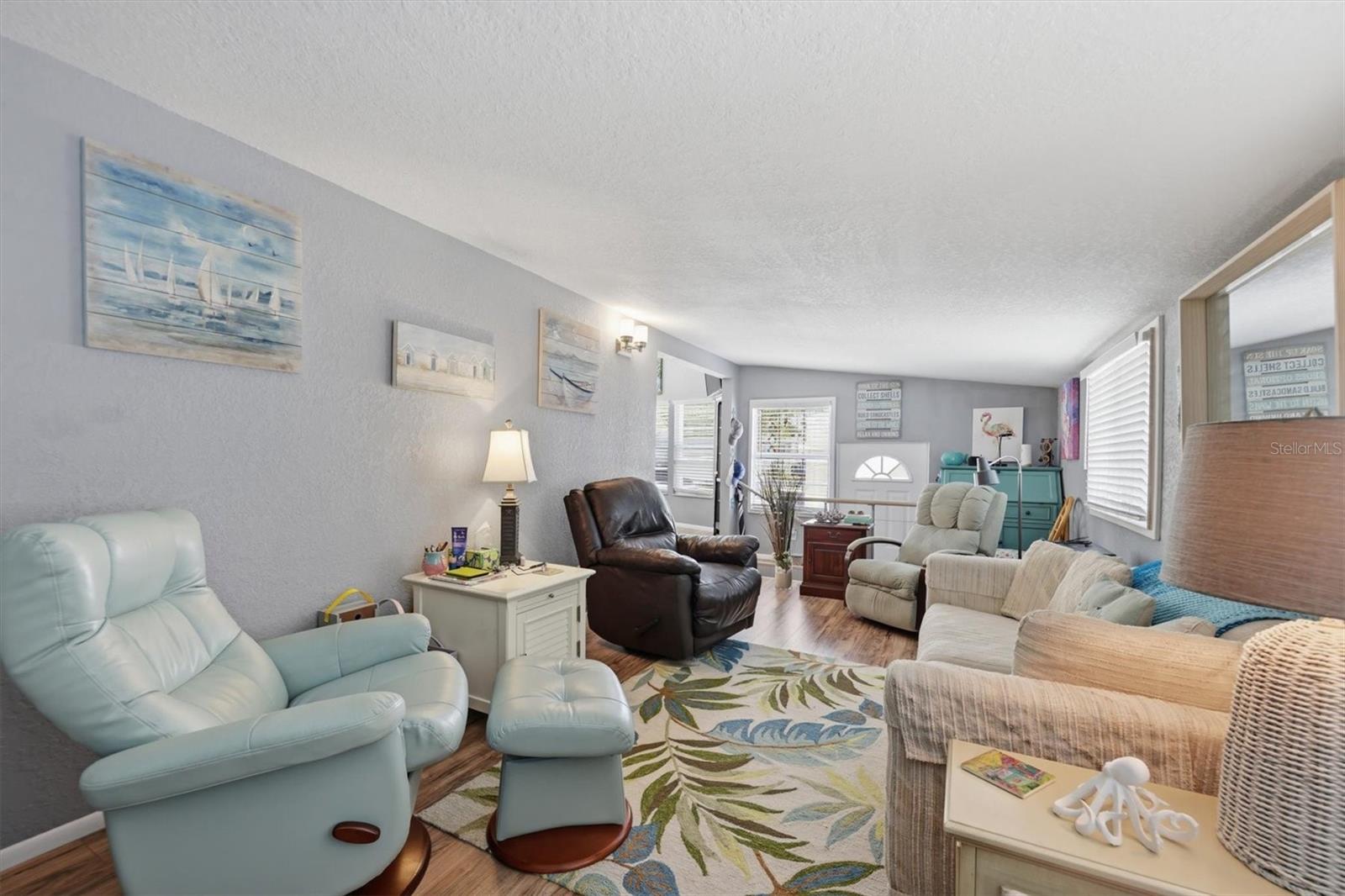 Image 7 of 34 For 1674 University Pkwy  41