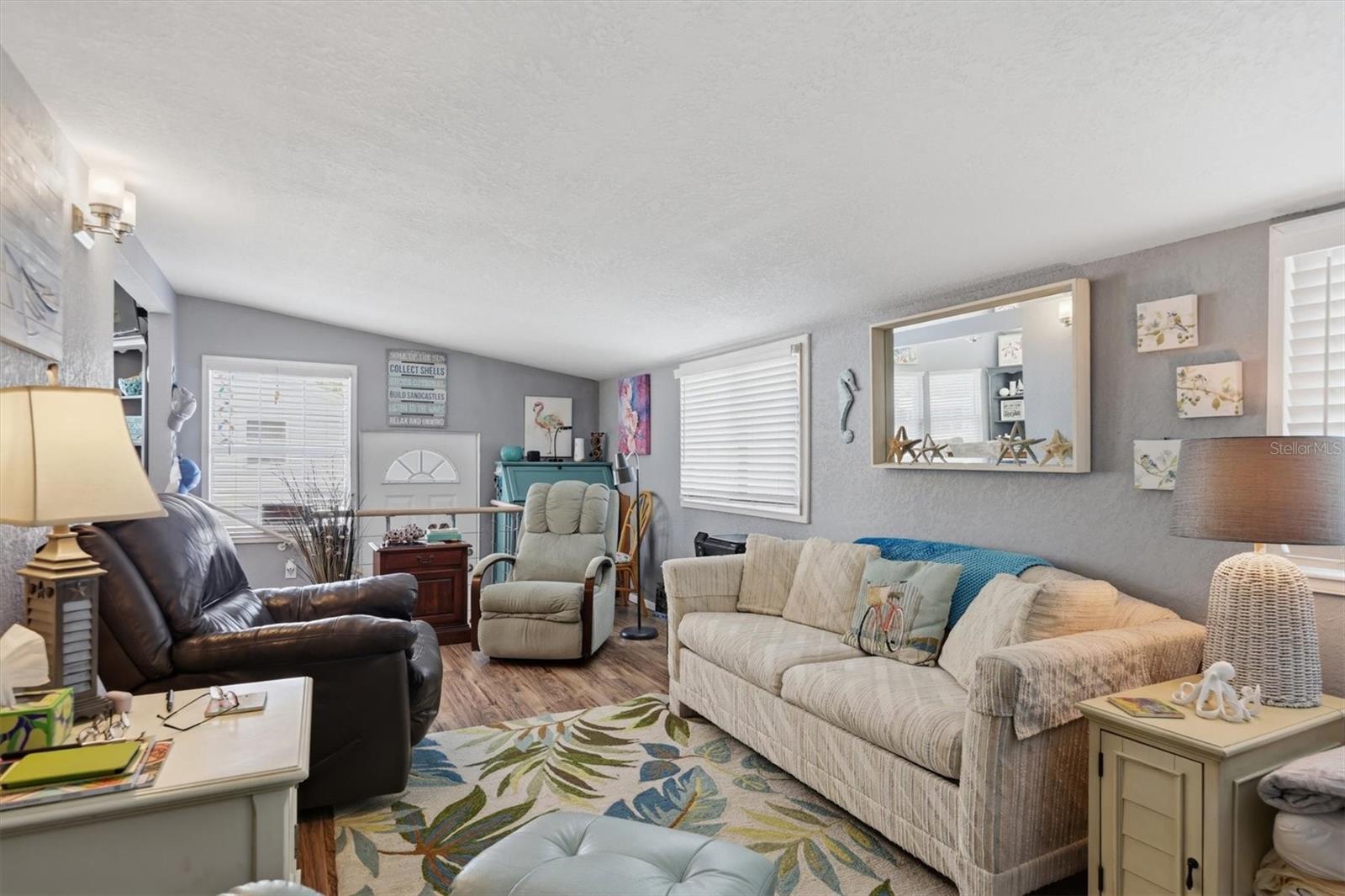 Image 8 of 34 For 1674 University Pkwy  41