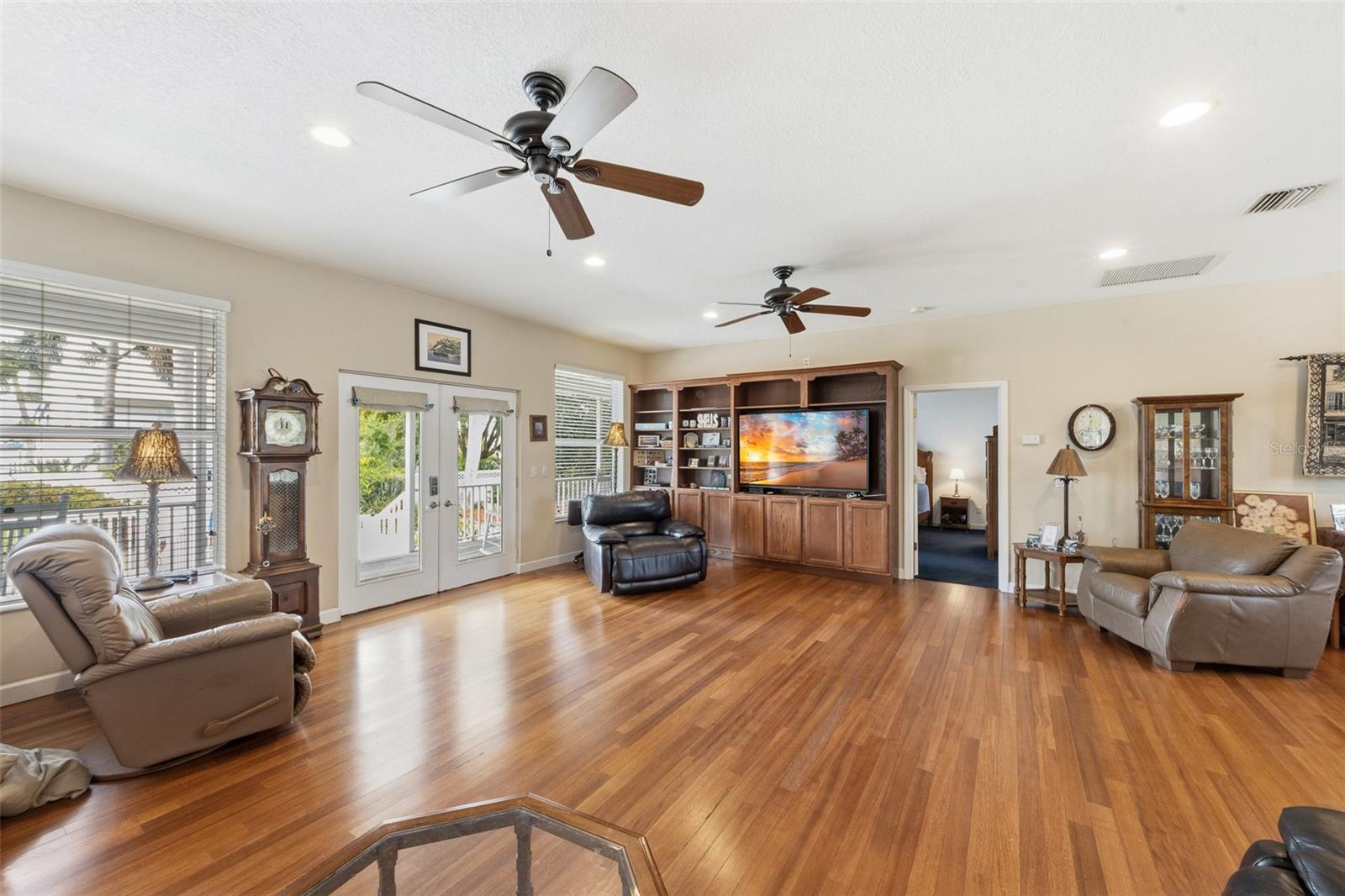 Image 14 of 55 For 310 13th Avenue W