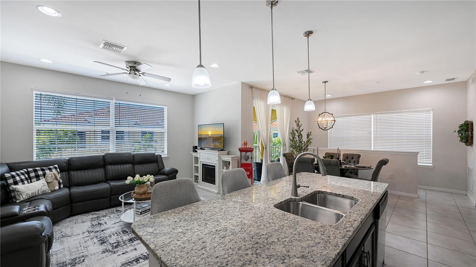 Image 10 of 36 For 4226 Frontier Lane 103