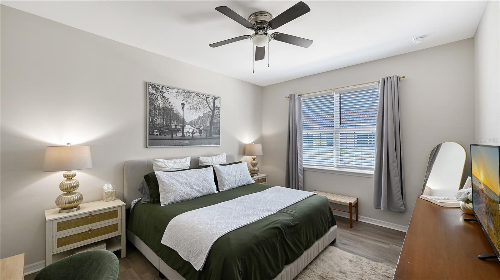 Image 18 of 36 For 4226 Frontier Lane 103