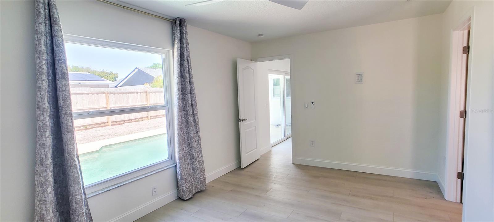 Image 15 of 36 For 4018 29th Avenue W