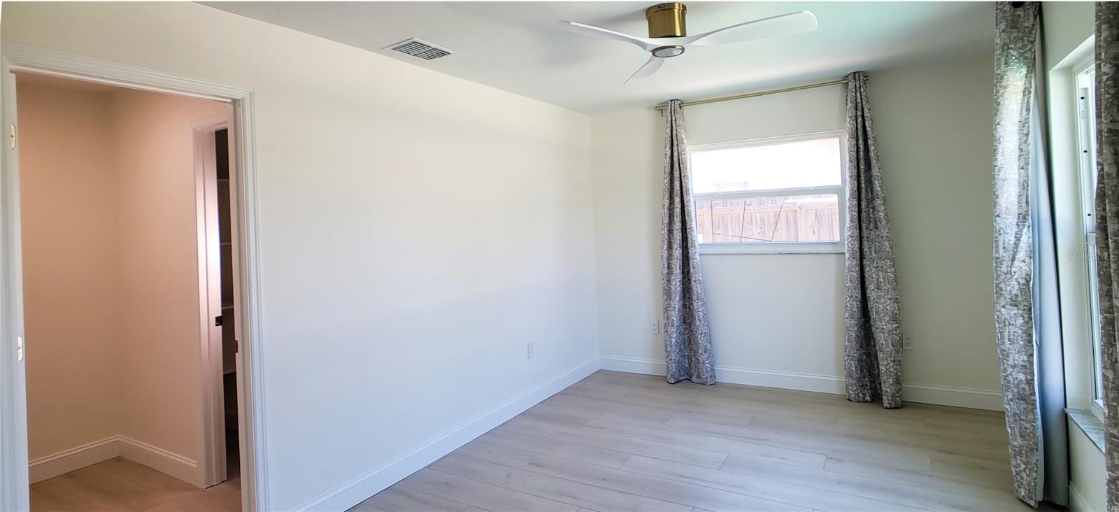 Image 16 of 36 For 4018 29th Avenue W