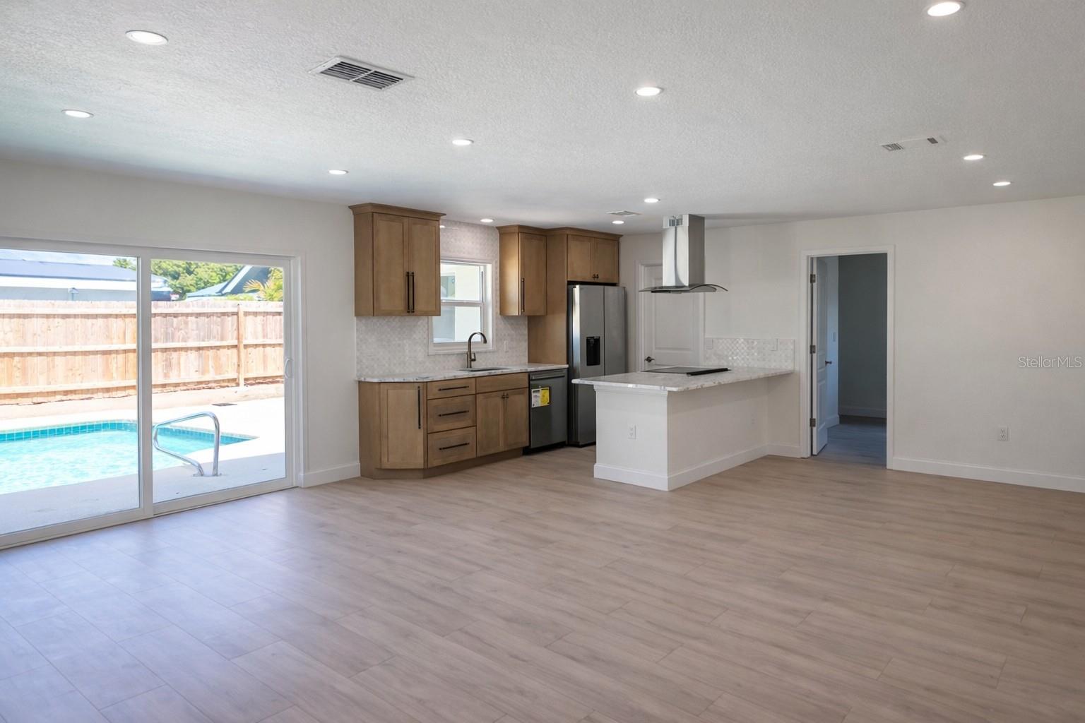 Image 2 of 36 For 4018 29th Avenue W