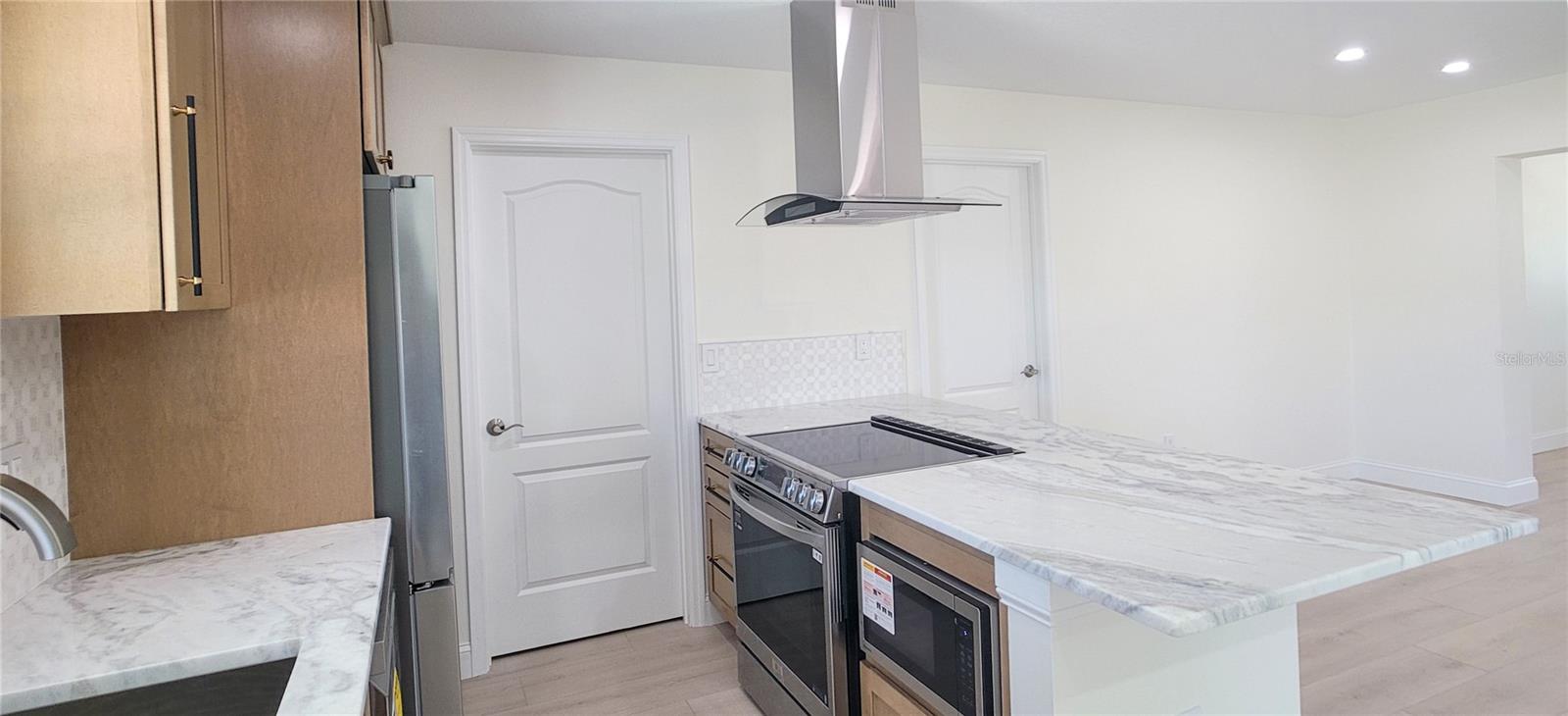 Image 29 of 36 For 4018 29th Avenue W