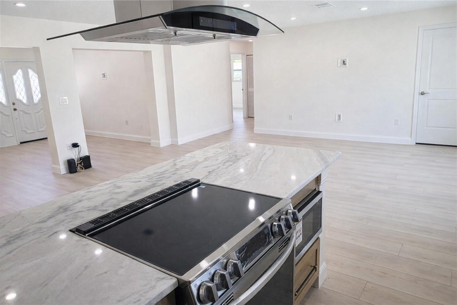 Image 3 of 36 For 4018 29th Avenue W