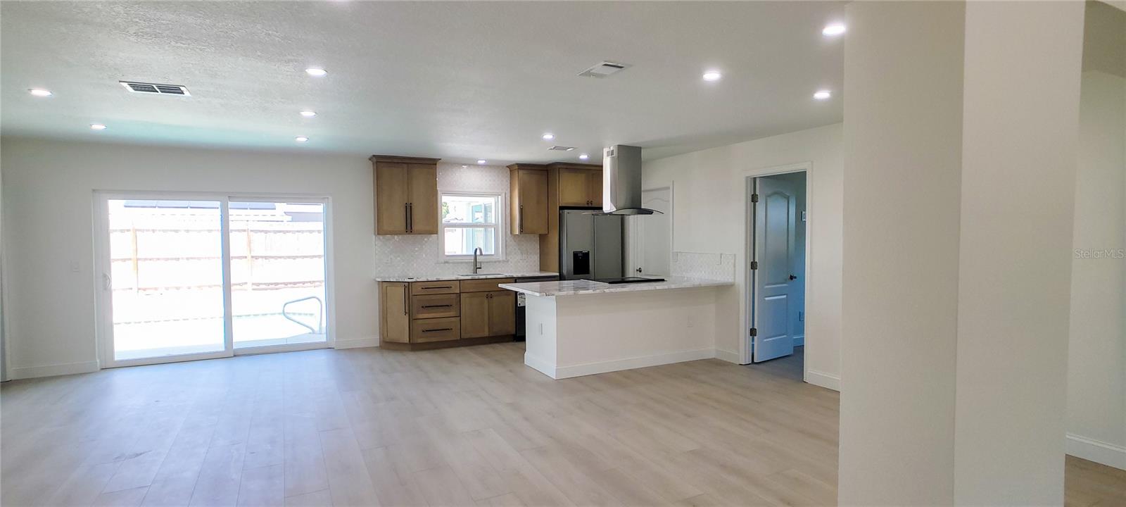 Image 6 of 36 For 4018 29th Avenue W