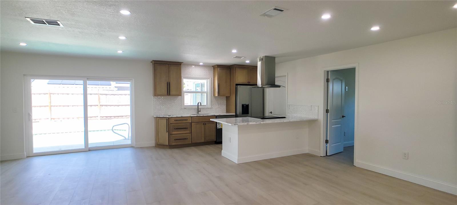 Image 7 of 36 For 4018 29th Avenue W