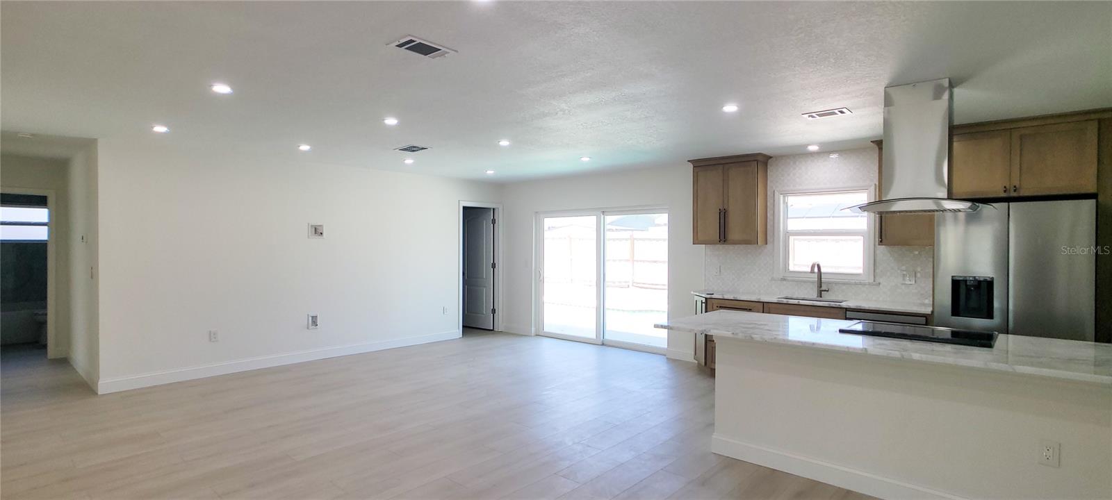 Image 8 of 36 For 4018 29th Avenue W