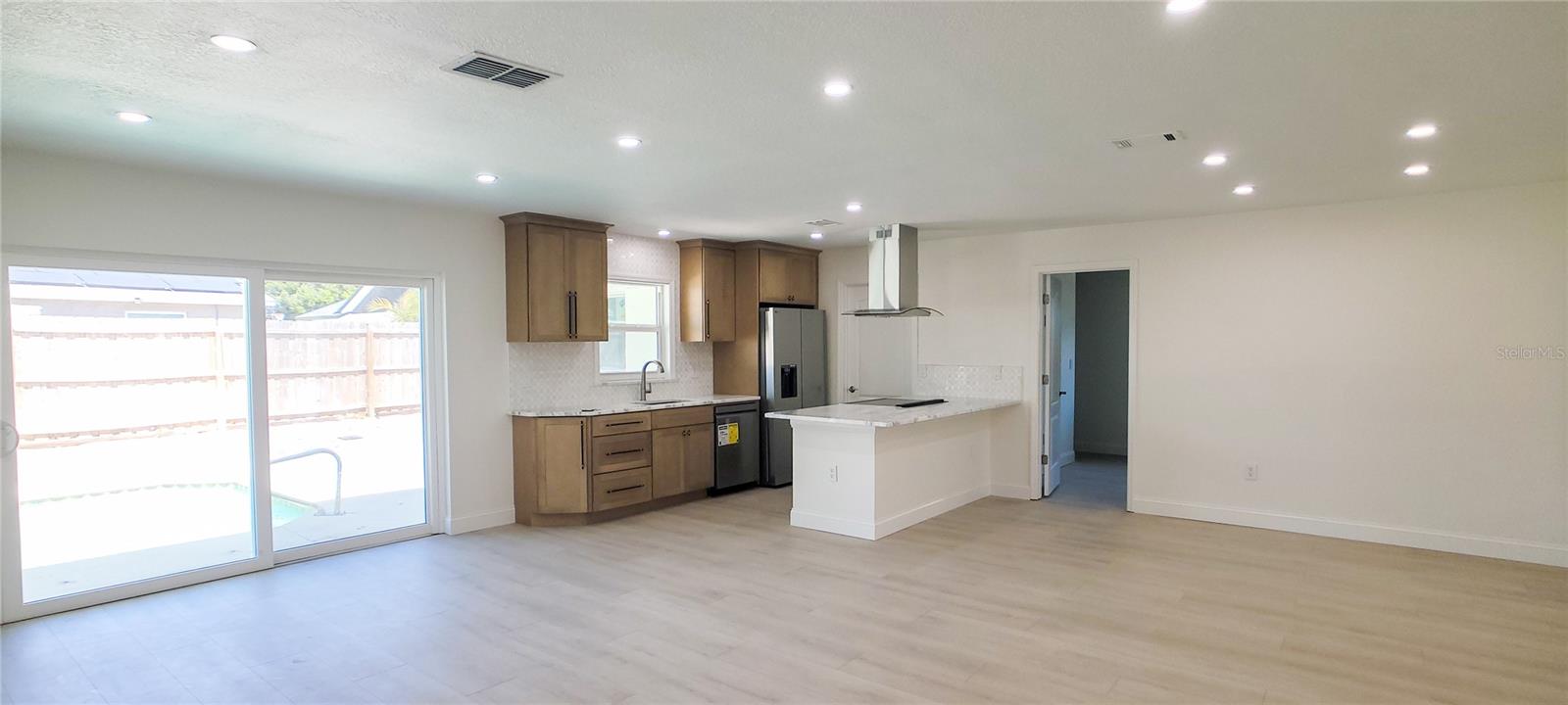 Image 9 of 36 For 4018 29th Avenue W