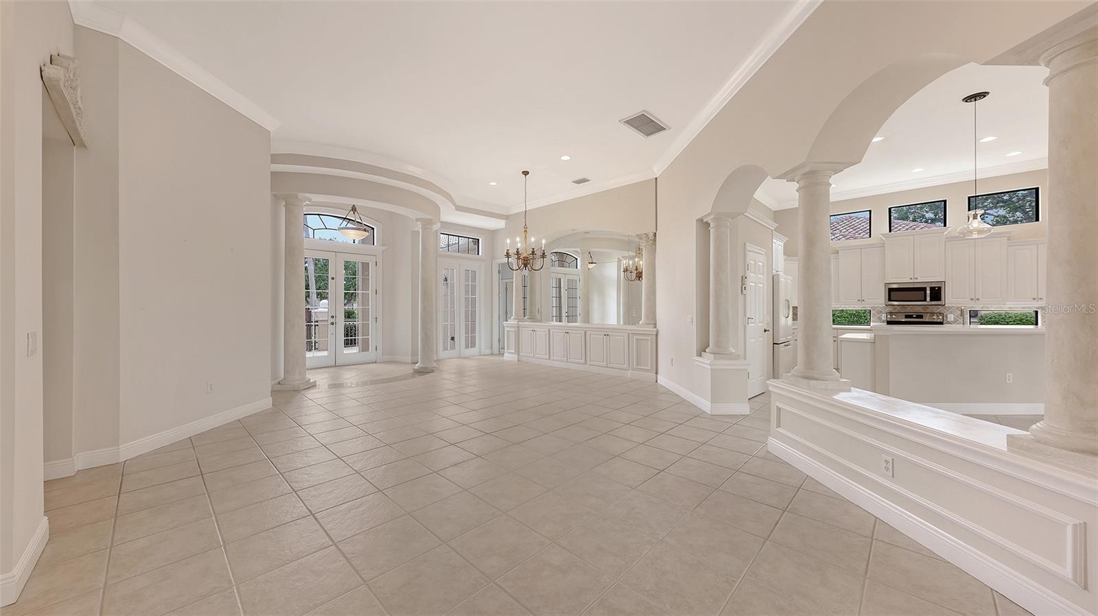 Image 14 of 77 For 7134 Whitemarsh Circle