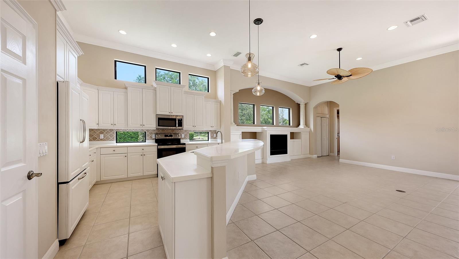 Image 17 of 77 For 7134 Whitemarsh Circle