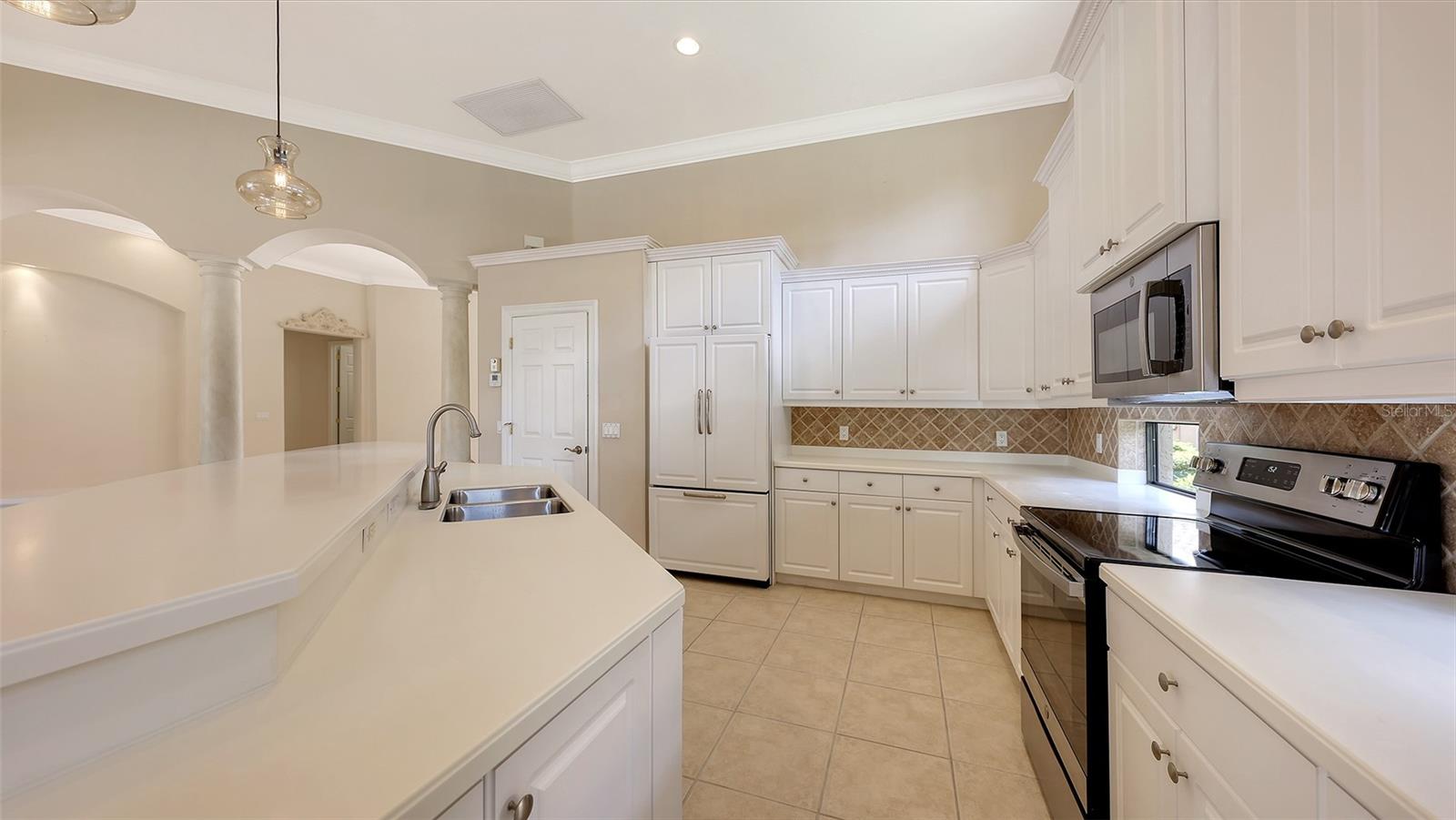 Image 19 of 77 For 7134 Whitemarsh Circle