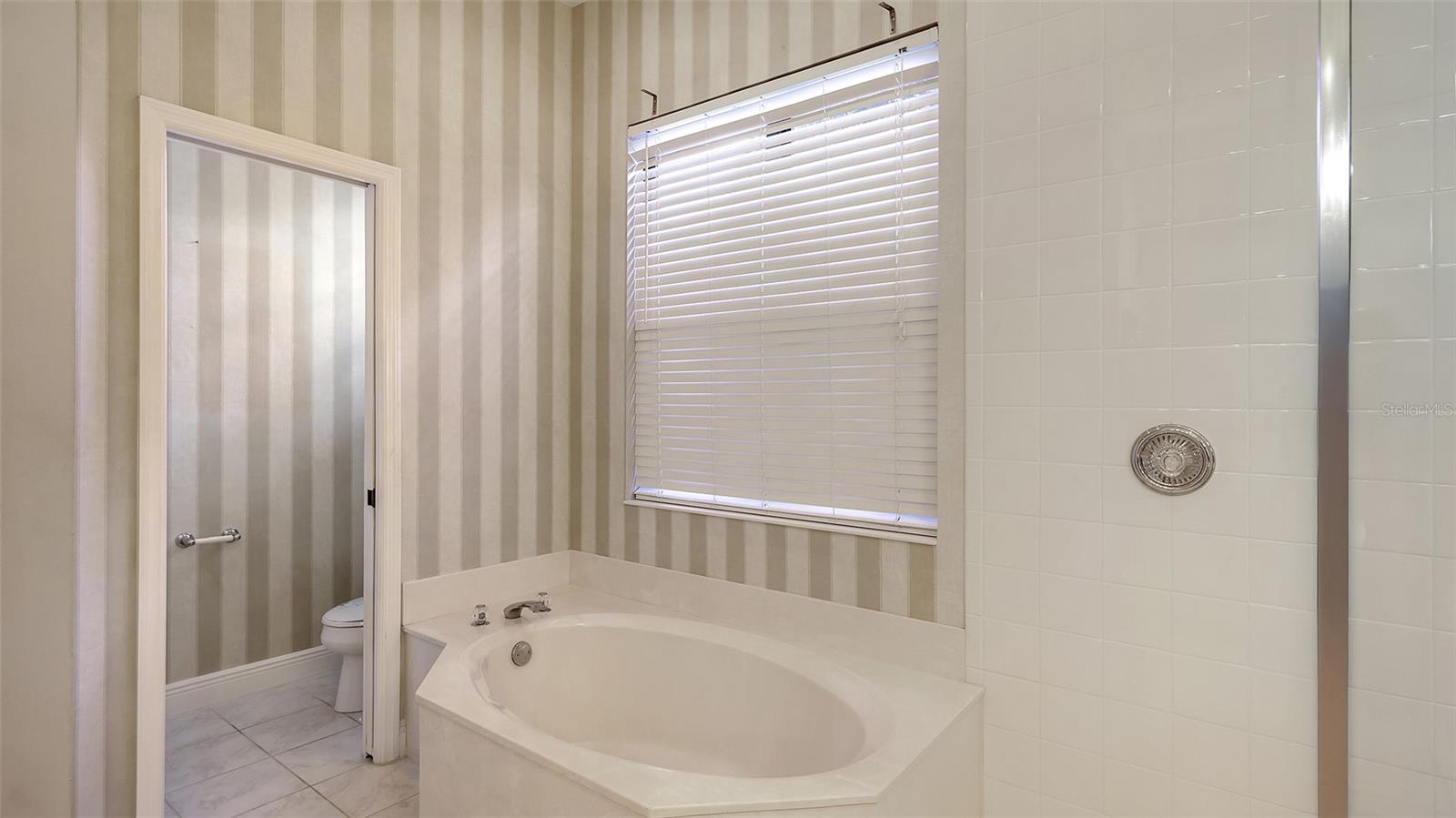 Image 37 of 77 For 7134 Whitemarsh Circle