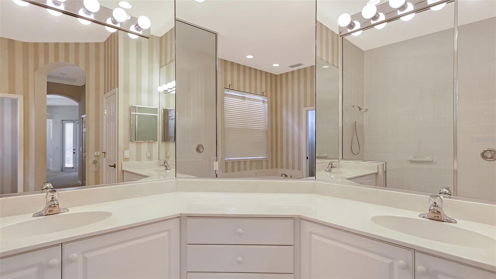 Image 38 of 77 For 7134 Whitemarsh Circle