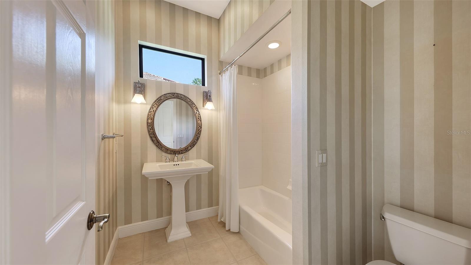 Image 42 of 77 For 7134 Whitemarsh Circle