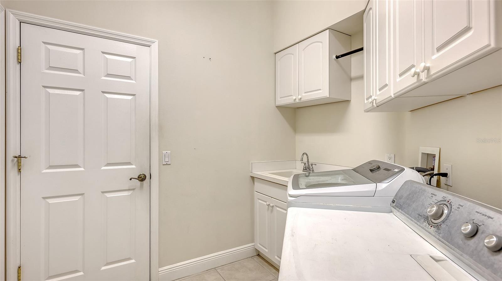 Image 48 of 77 For 7134 Whitemarsh Circle