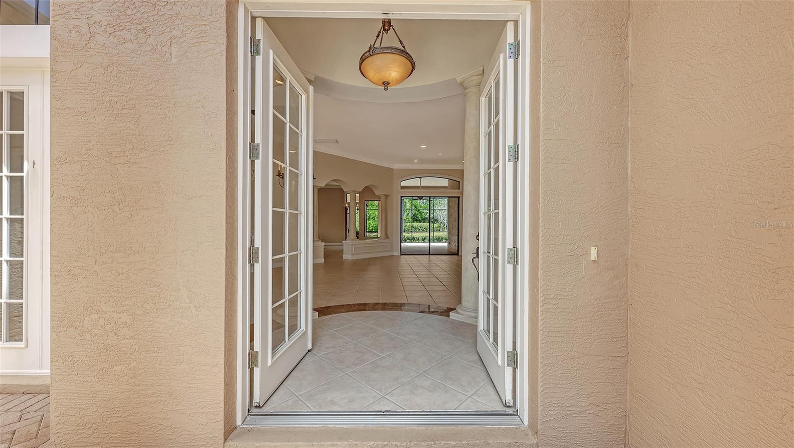 Image 8 of 77 For 7134 Whitemarsh Circle