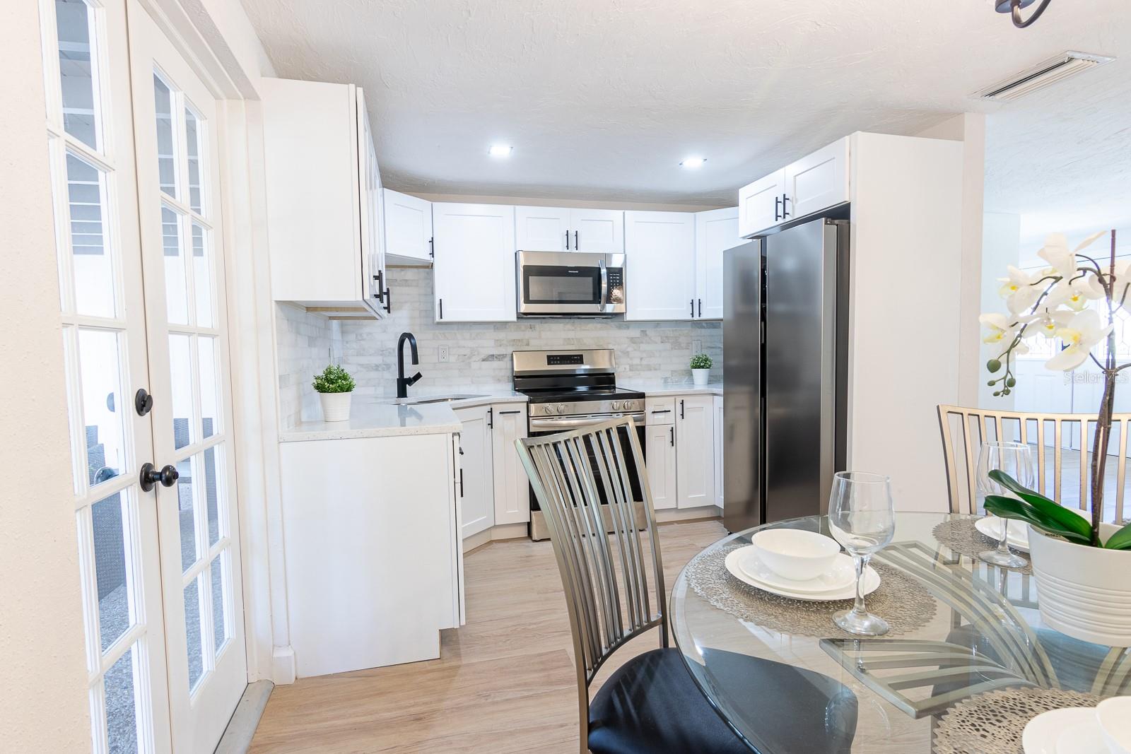 Image 10 of 34 For 420 Archibald Avenue