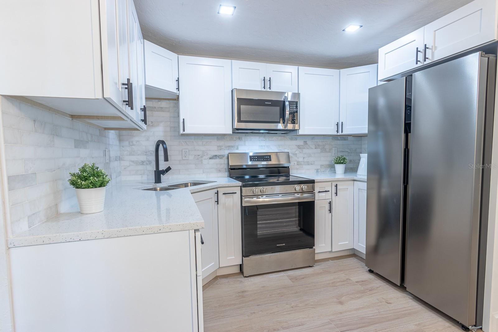 Image 11 of 34 For 420 Archibald Avenue