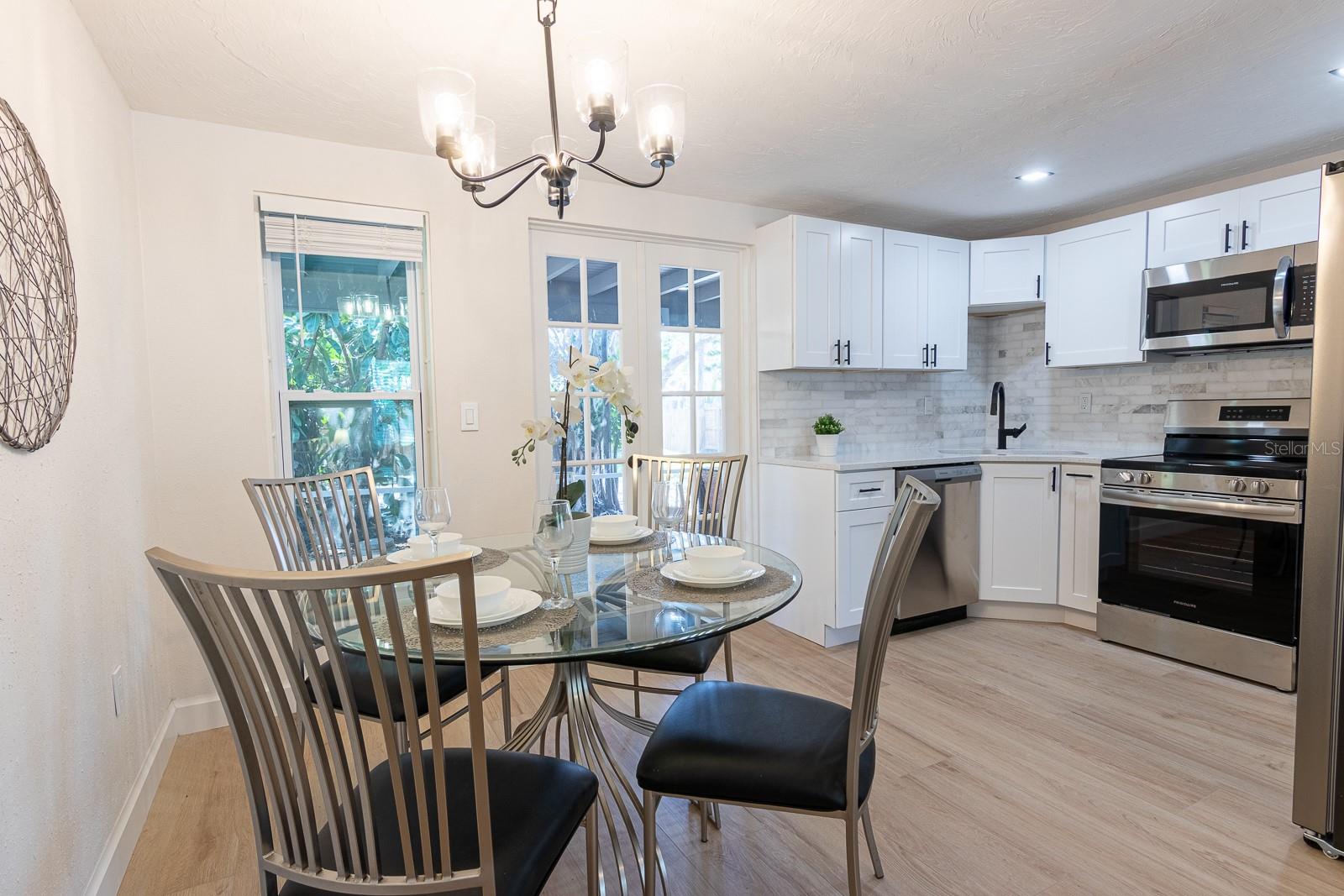 Image 9 of 34 For 420 Archibald Avenue