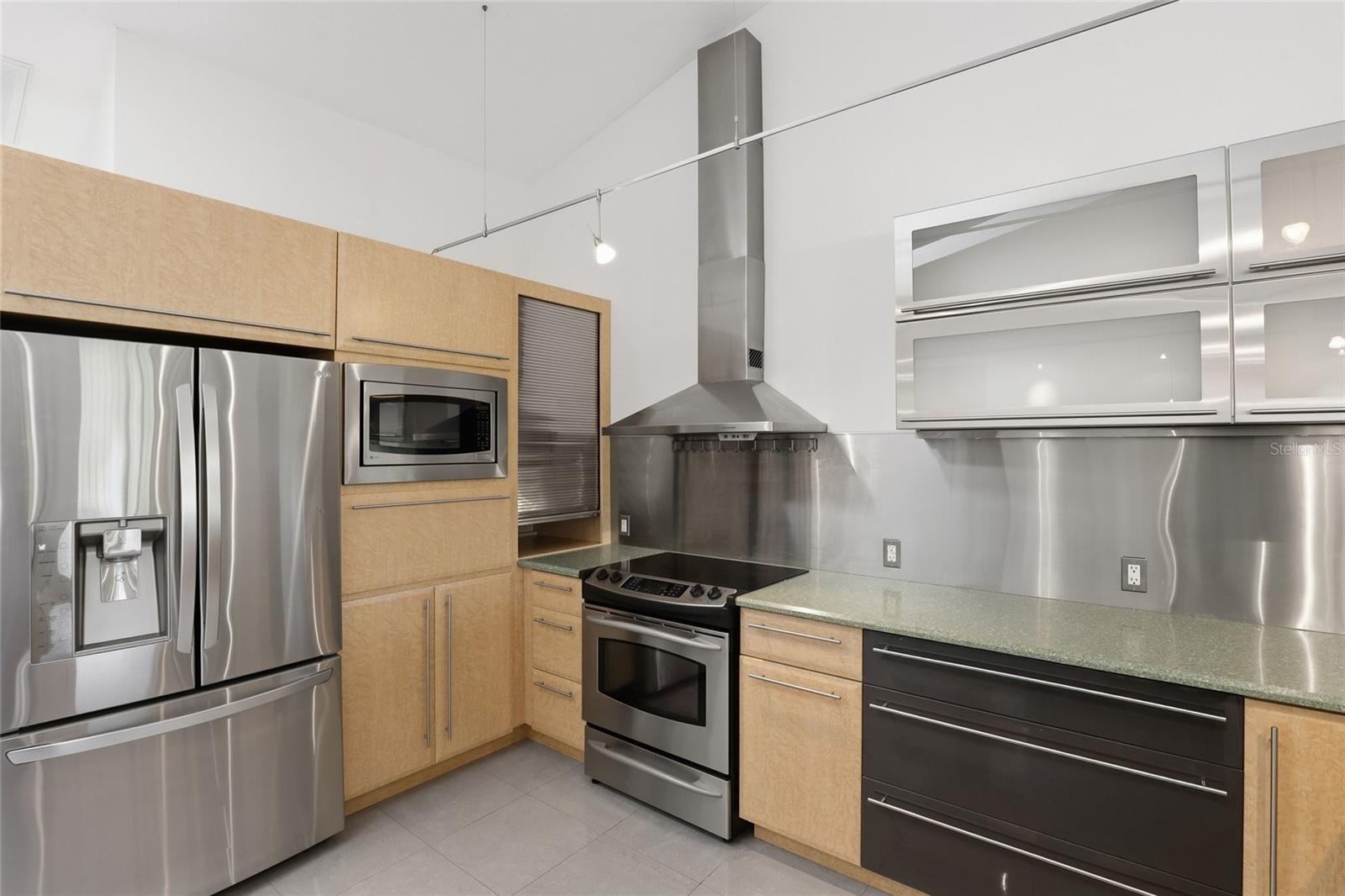 Image 12 of 51 For 5588 Golf Pointe Drive 1