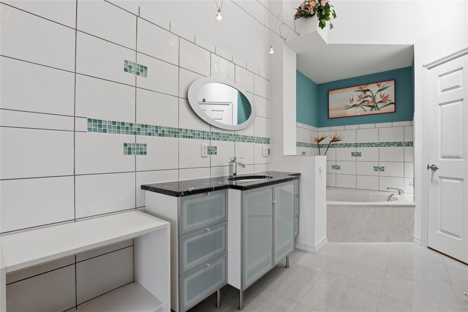 Image 28 of 51 For 5588 Golf Pointe Drive 1