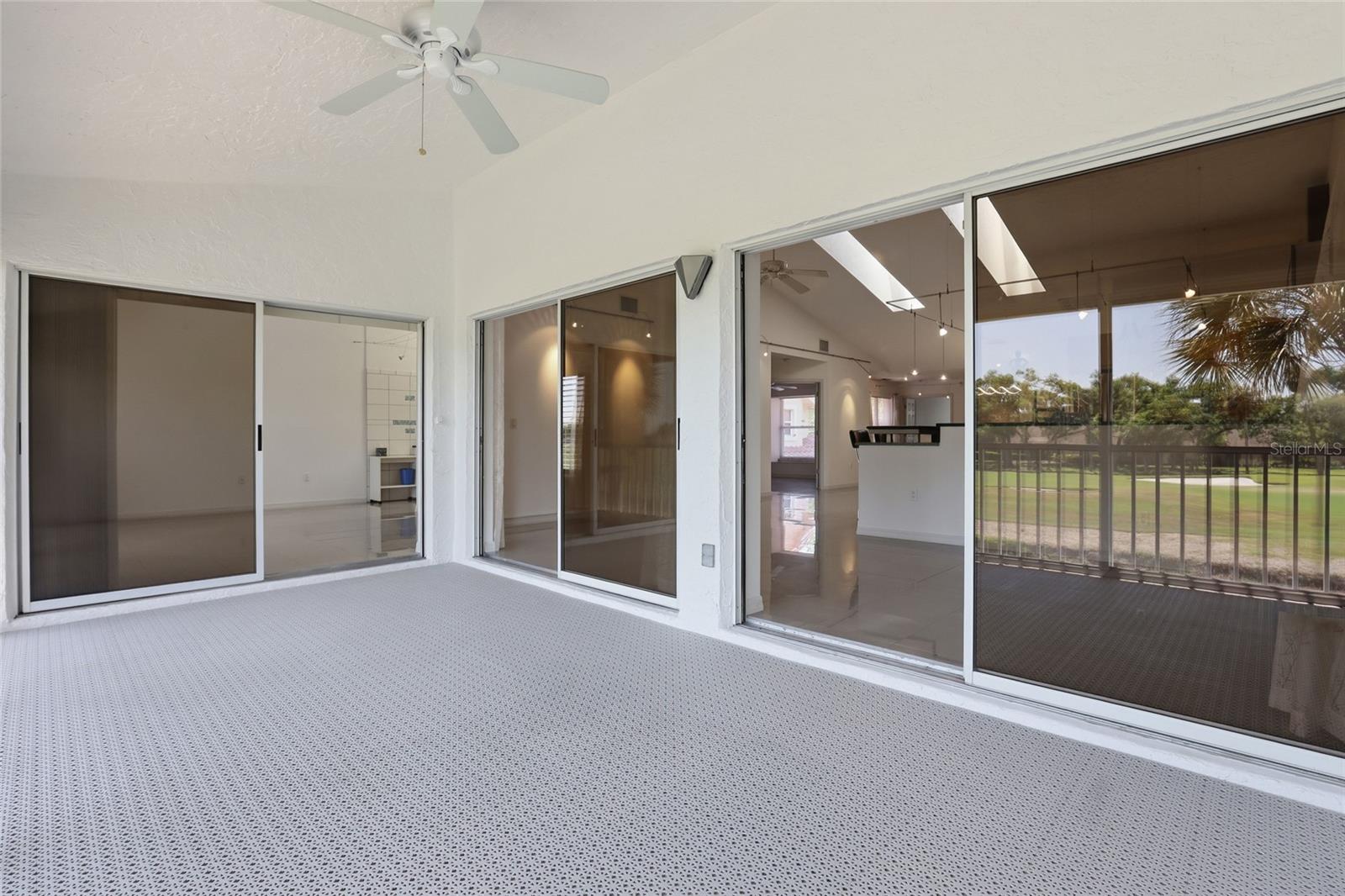 Image 34 of 51 For 5588 Golf Pointe Drive 1