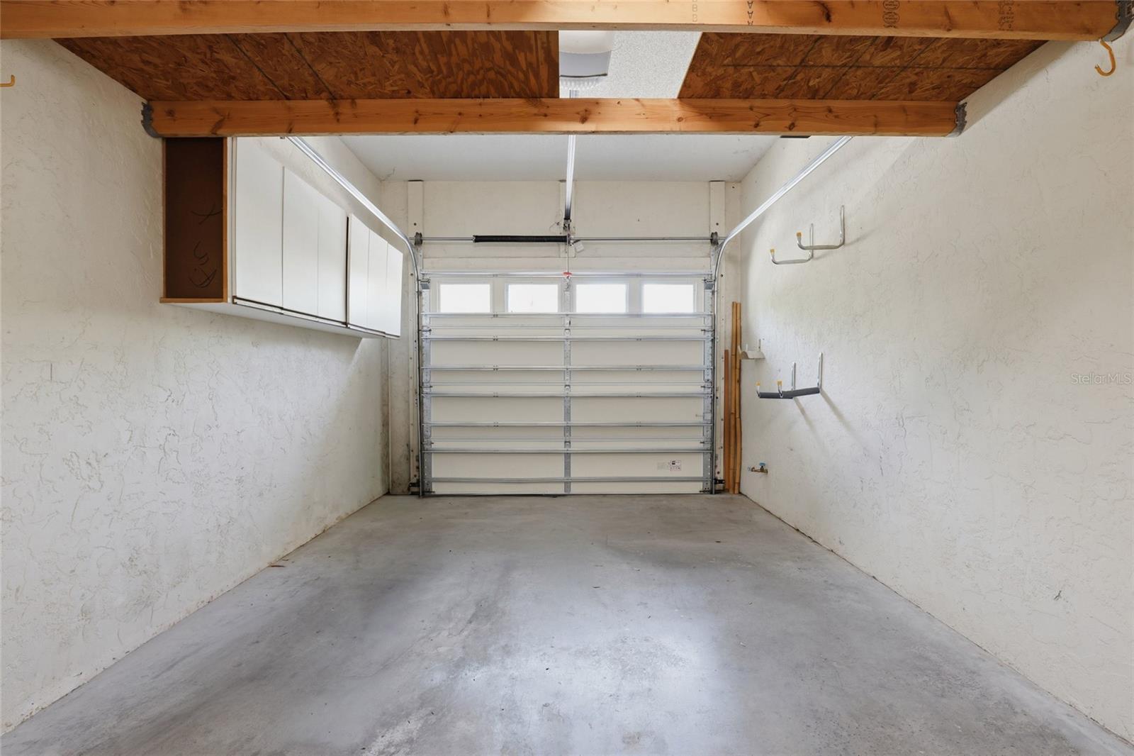 Image 39 of 51 For 5588 Golf Pointe Drive 1