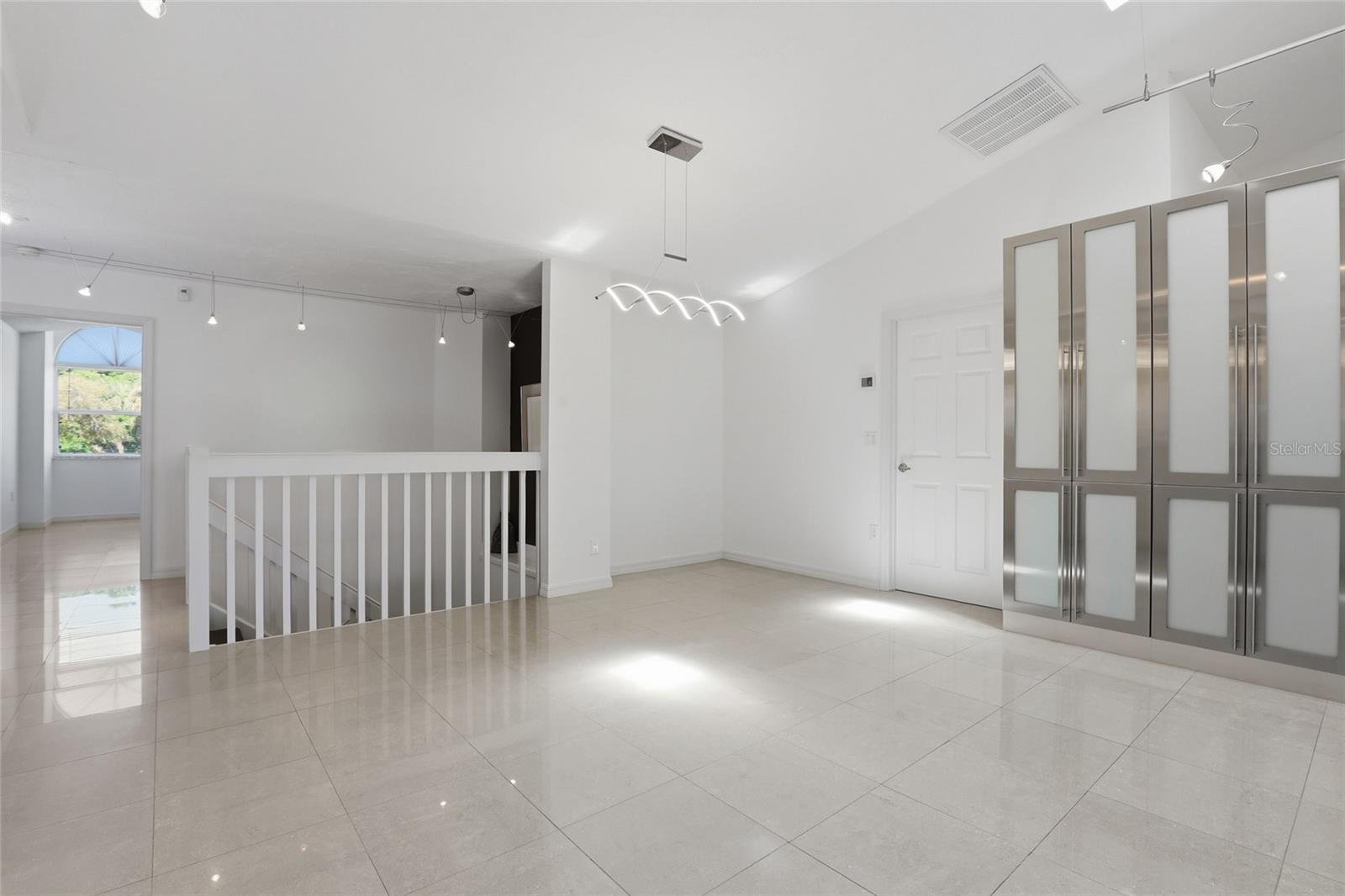 Image 9 of 51 For 5588 Golf Pointe Drive 1